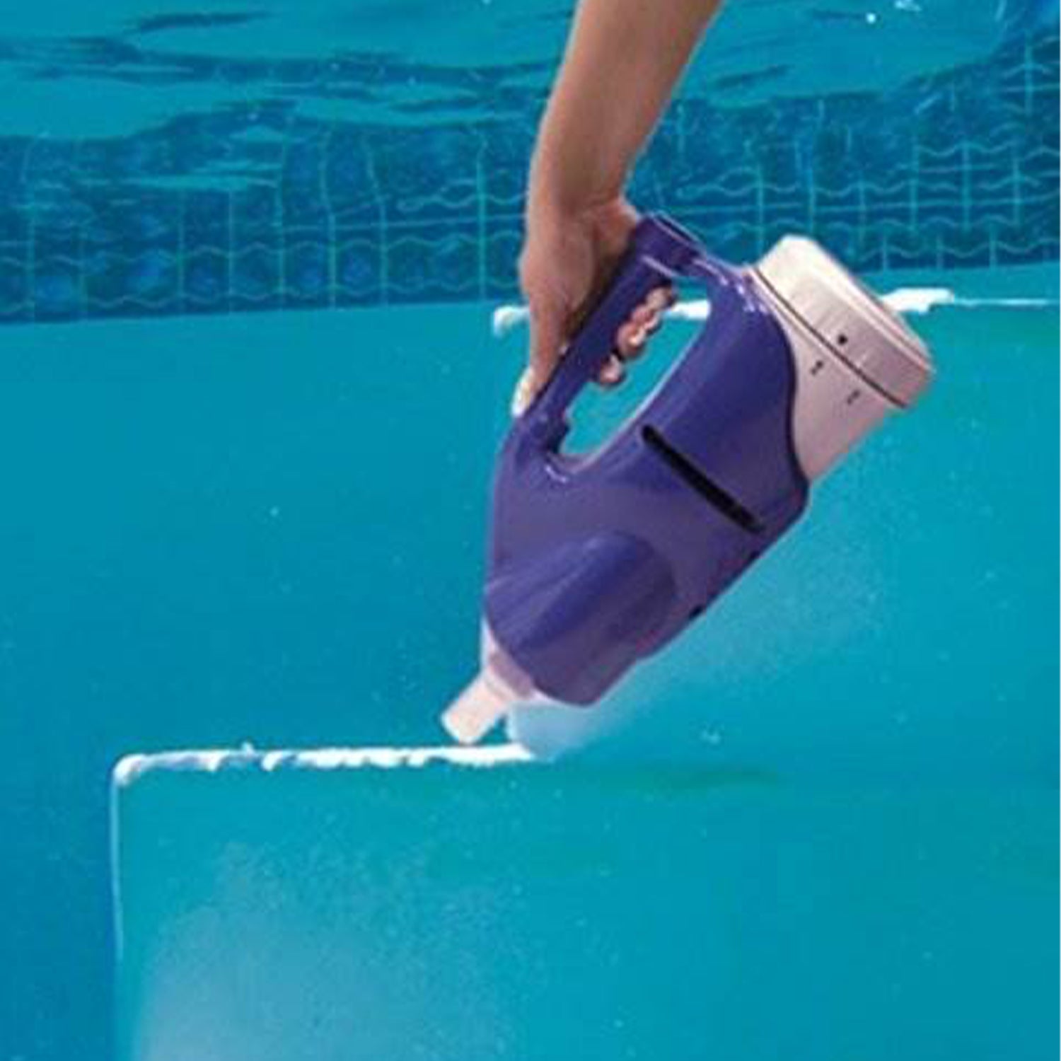 WATER TECH Pool Blaster Catfish Pool/Spa Cleaner Vacuum w/ 7-21' Telescopic Pole