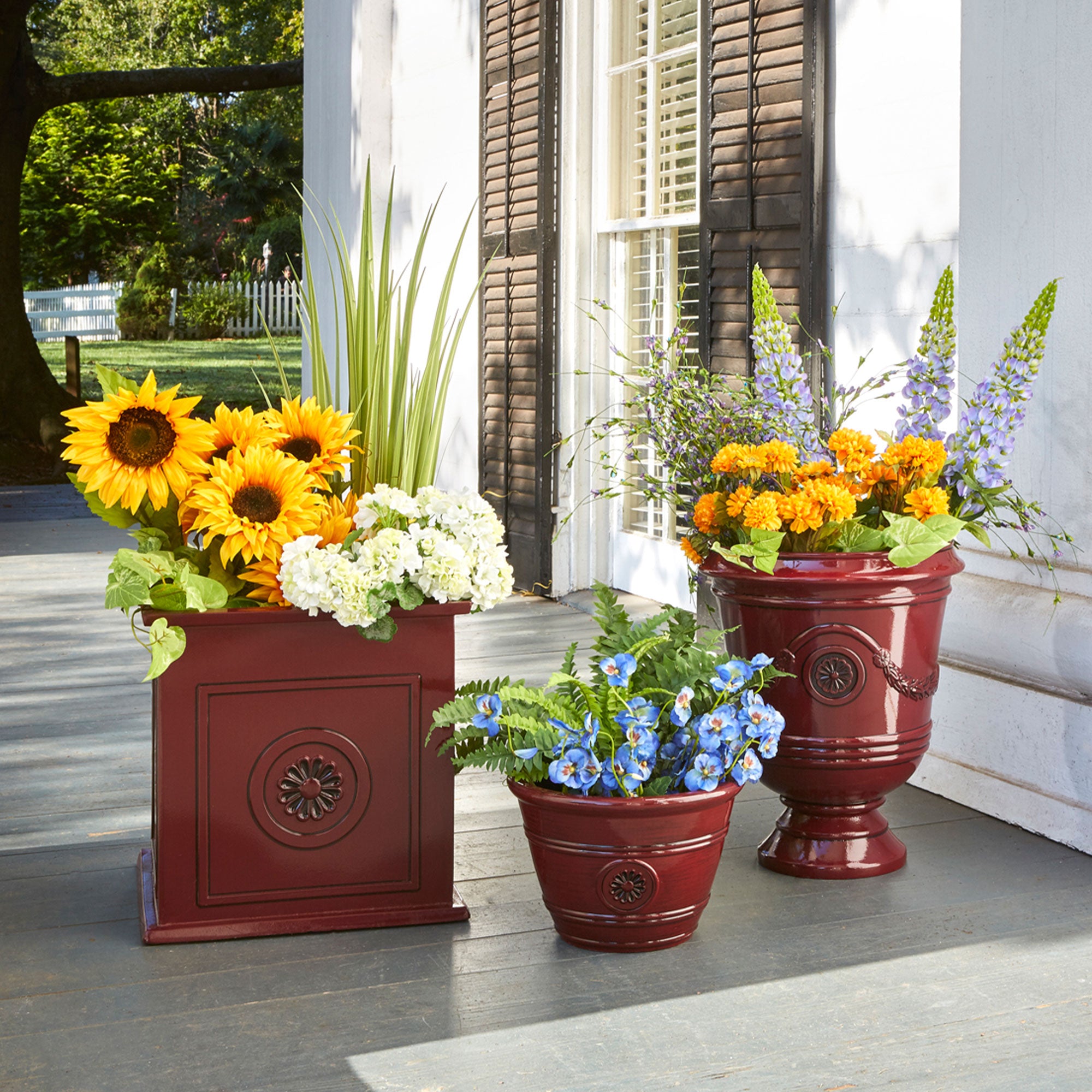 Southern Patio CMX-046998 Colony 16 Inch Square Resin Outdoor Planter Urn (Used)