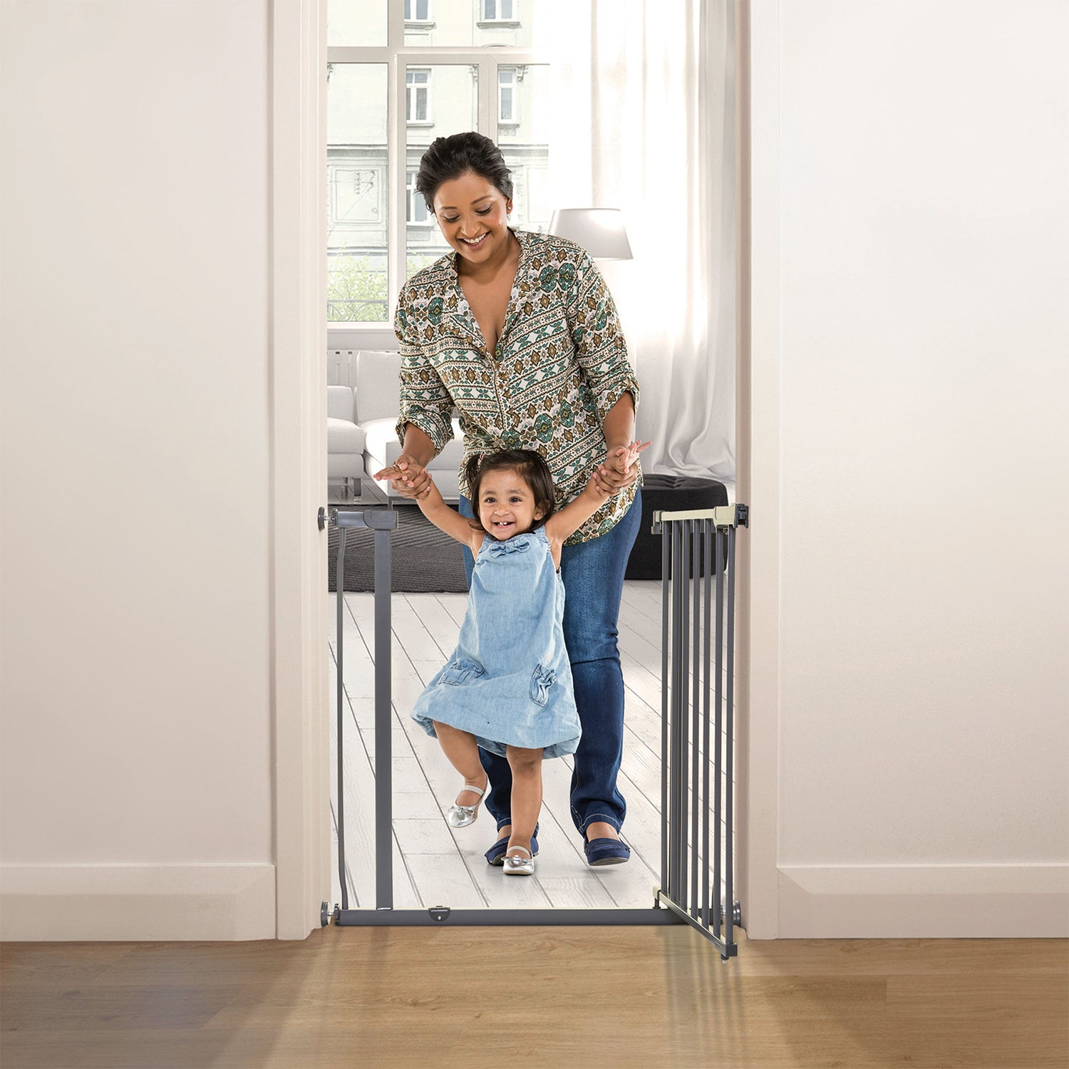Dreambaby L2098BB Ava 29.5 to 39.5 Inch Baby and Pet Stay Open Safety Gate, Gray