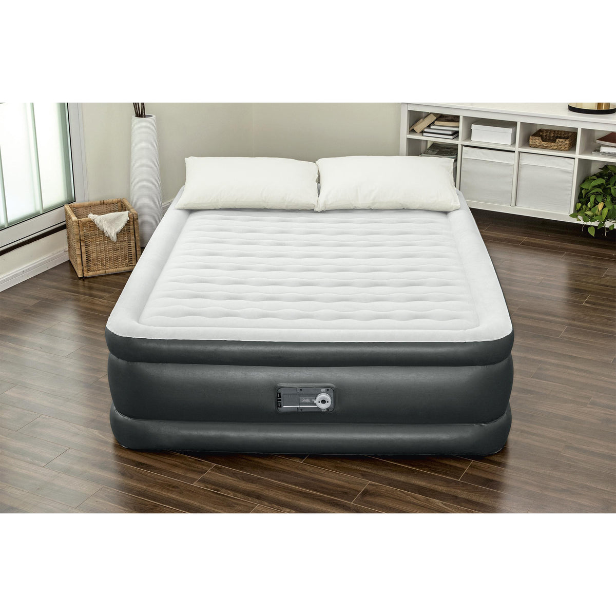 Sealy 94054E-BW Tritech 18 Inch Inflatable Mattress Queen Airbed with Air Pump (Refurbished)