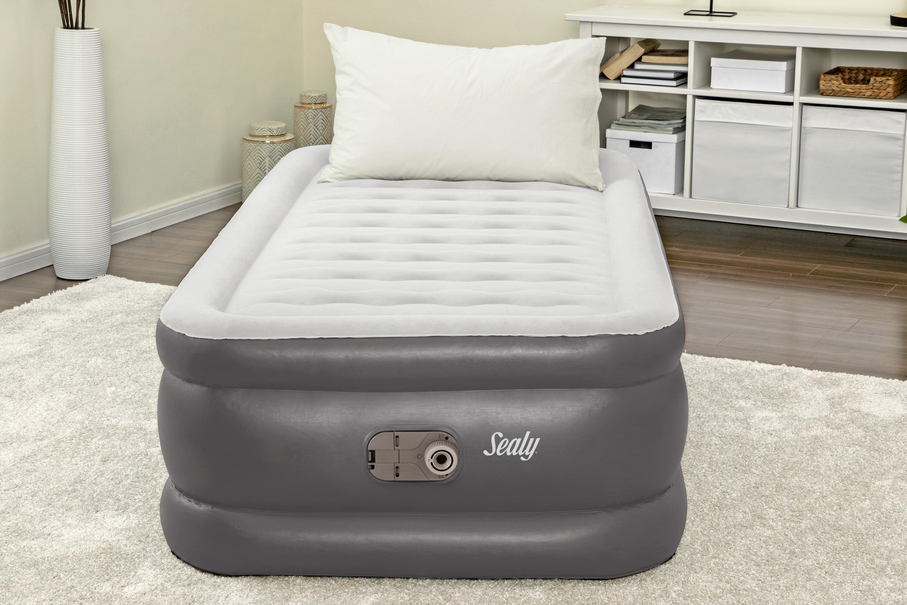Sealy Tritech 20 Inch Inflatable Mattress Twin Airbed w/ Built-In Pump (Used)