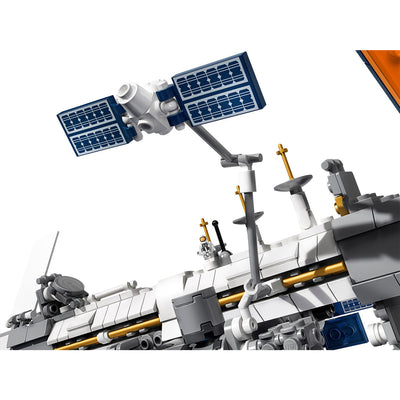 LEGO Ideas International Space Station 864Pc Adult Block Building Set (Open Box)