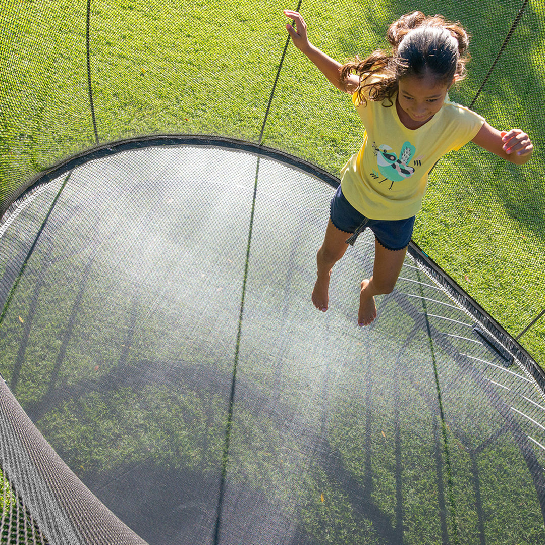 Springfree Outdoor 8 x 11 Ft Trampoline, Enclosure, Hoop Game, and Step Ladder