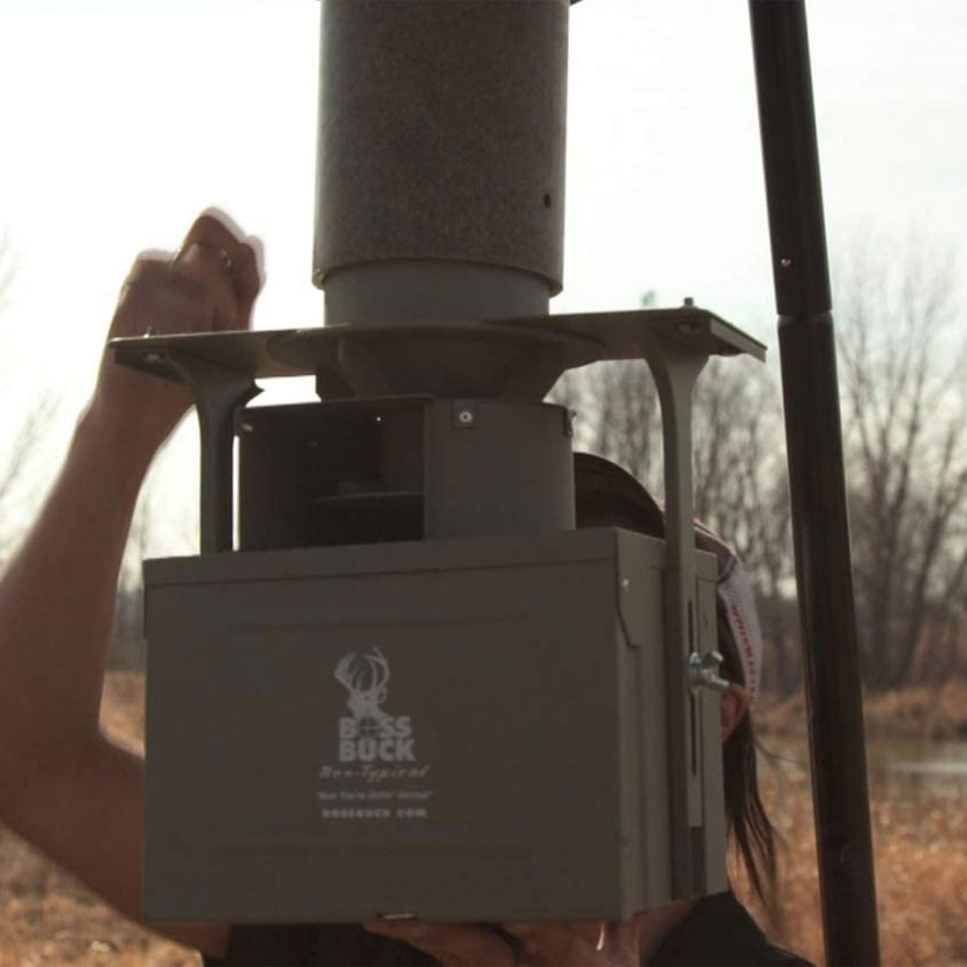 Boss Buck 12V High Torque Motor Hunting Game Feeder Kit w/ Timer Holder (Used) - VMInnovations