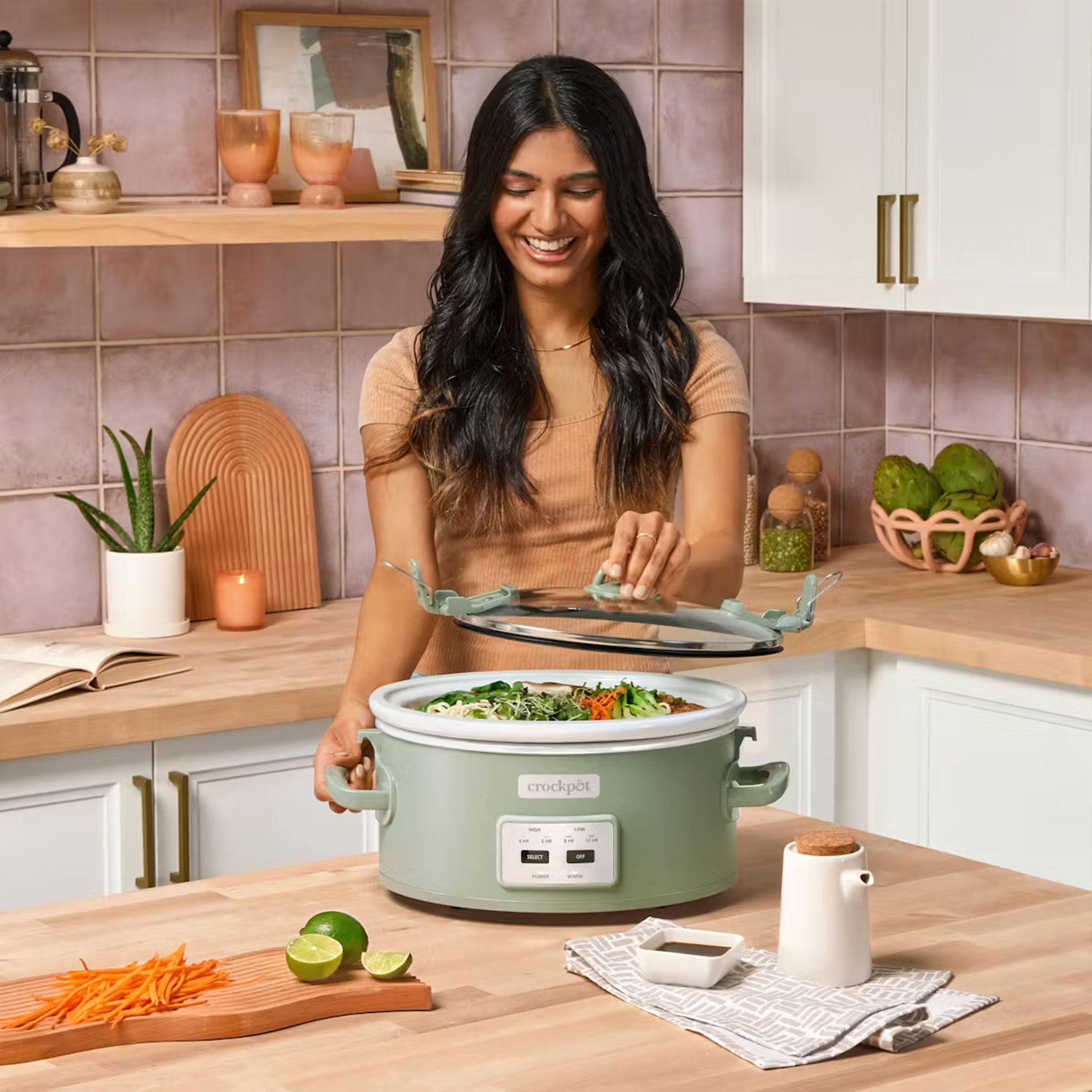 Crock Pot 6 Qt Cook and Carry Programmable Slow Cooker with Locking Lid (Used)