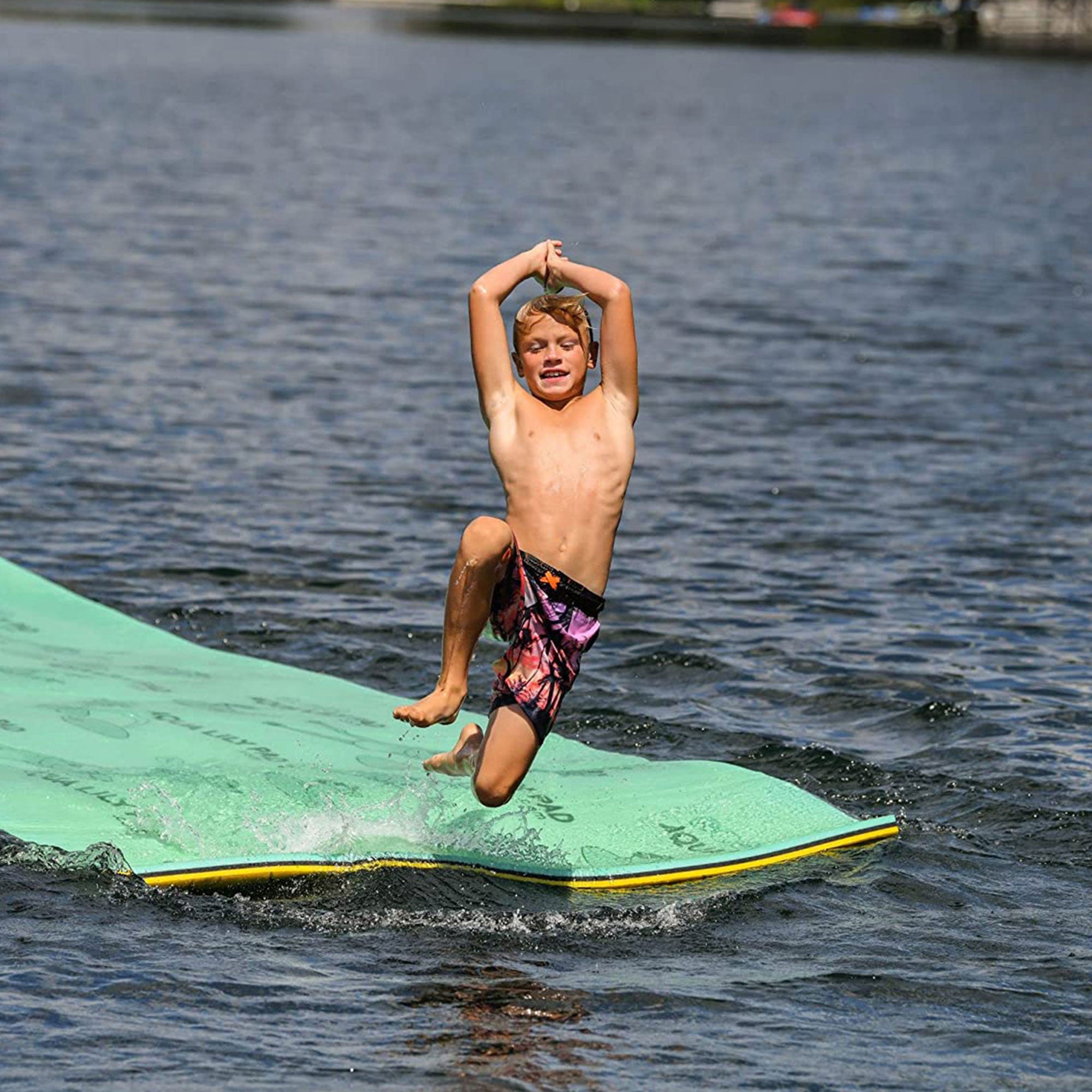 Aqua Lily Pad 15ft Bullfrog Water Playground Floating Foam Island (Open Box) - VMInnovations