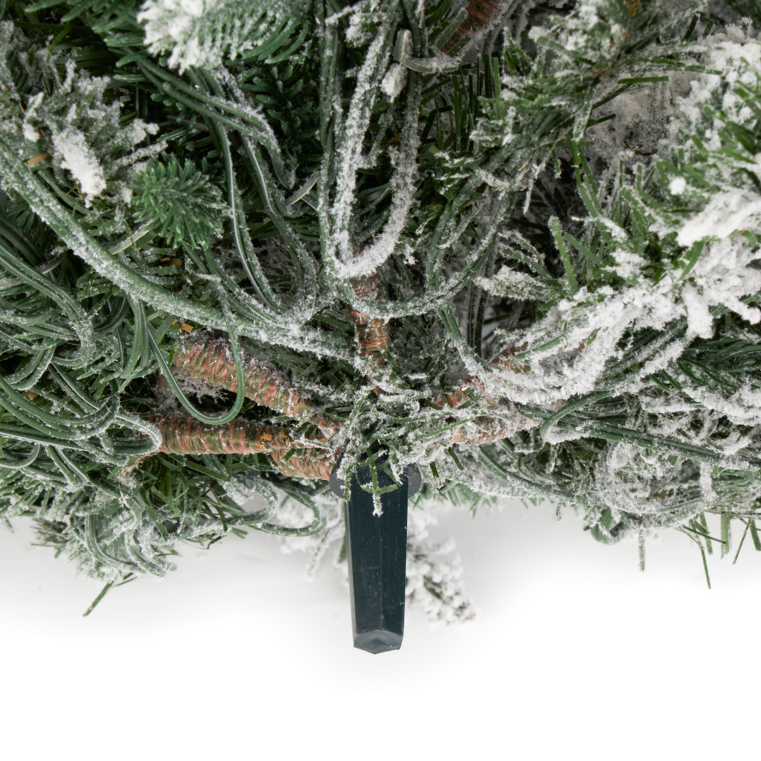 Evergreen Classics 7.5ft LED Pre Lit Flocking Pine Christmas Tree (Used) - VMInnovations