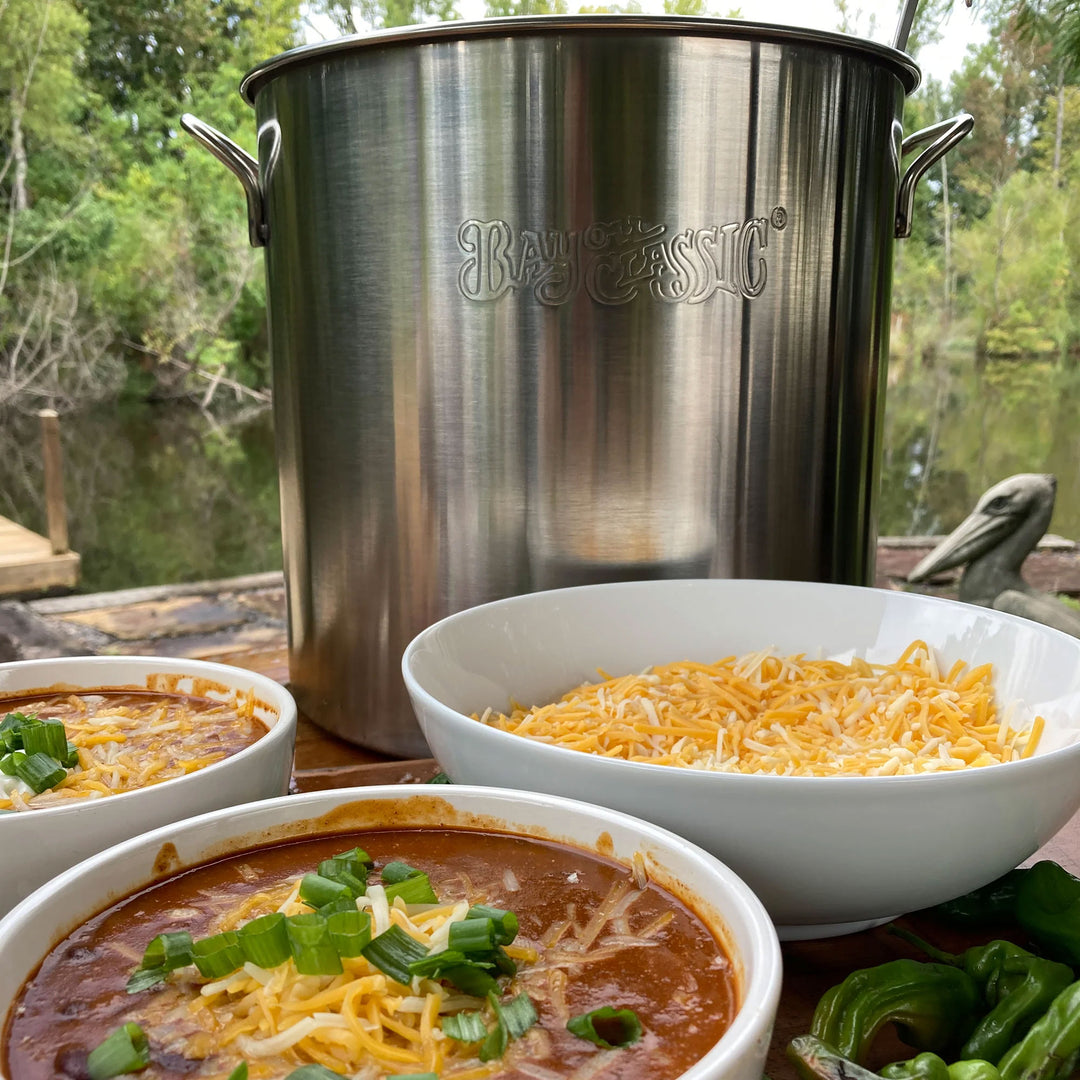 Bayou Classic 30 Quart / 7.5 Gallon Stainless Steel Kettle Pot with Lid (Used)