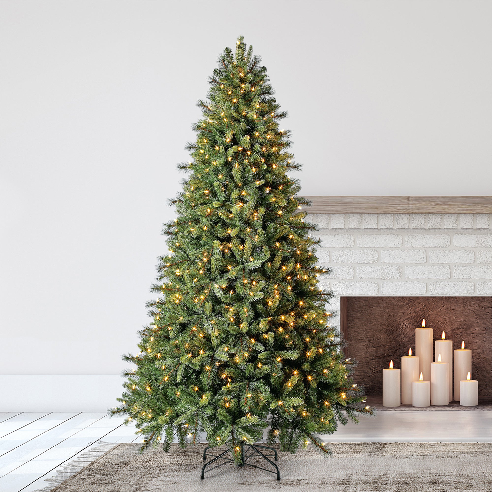 Evergreen Classics 7.5' Pre Lit Norway Spruce Artificial Christmas Tree (Used)