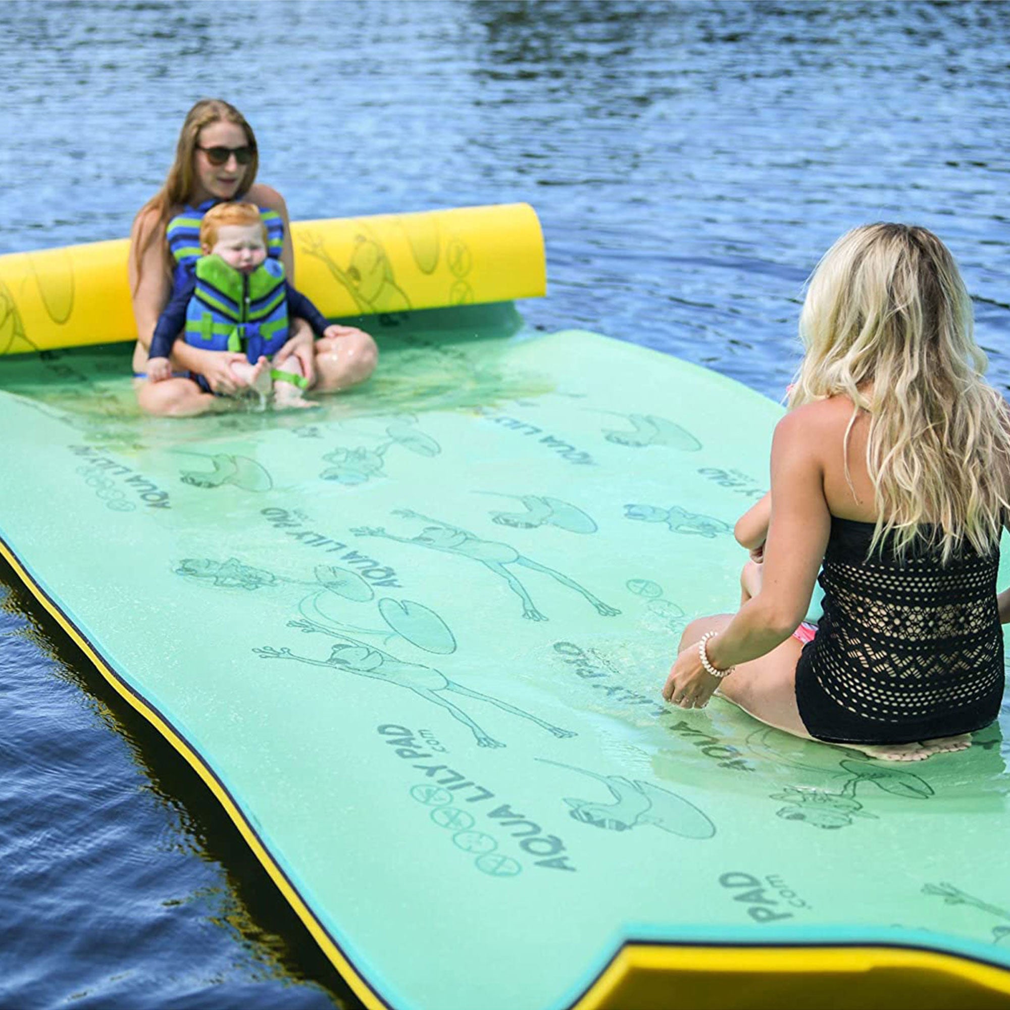 Aqua Lily Pad 15' Bullfrog Raft with Dolphin Noodle and Pool Noodle Float, Green