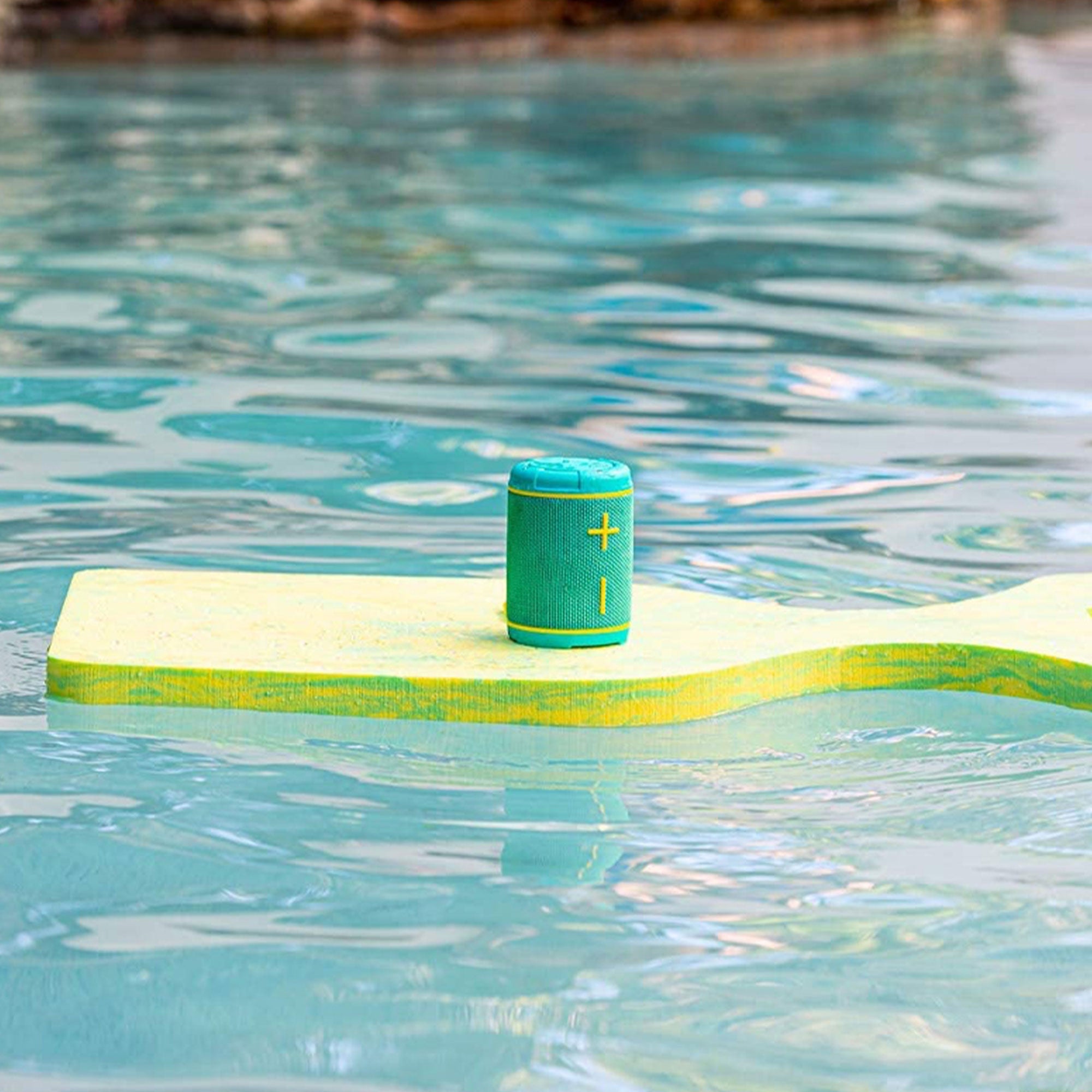 Aqua Lily Pad 15' Bullfrog Island w/Bluetooth Speaker & Beverage Holder (2 Pack)