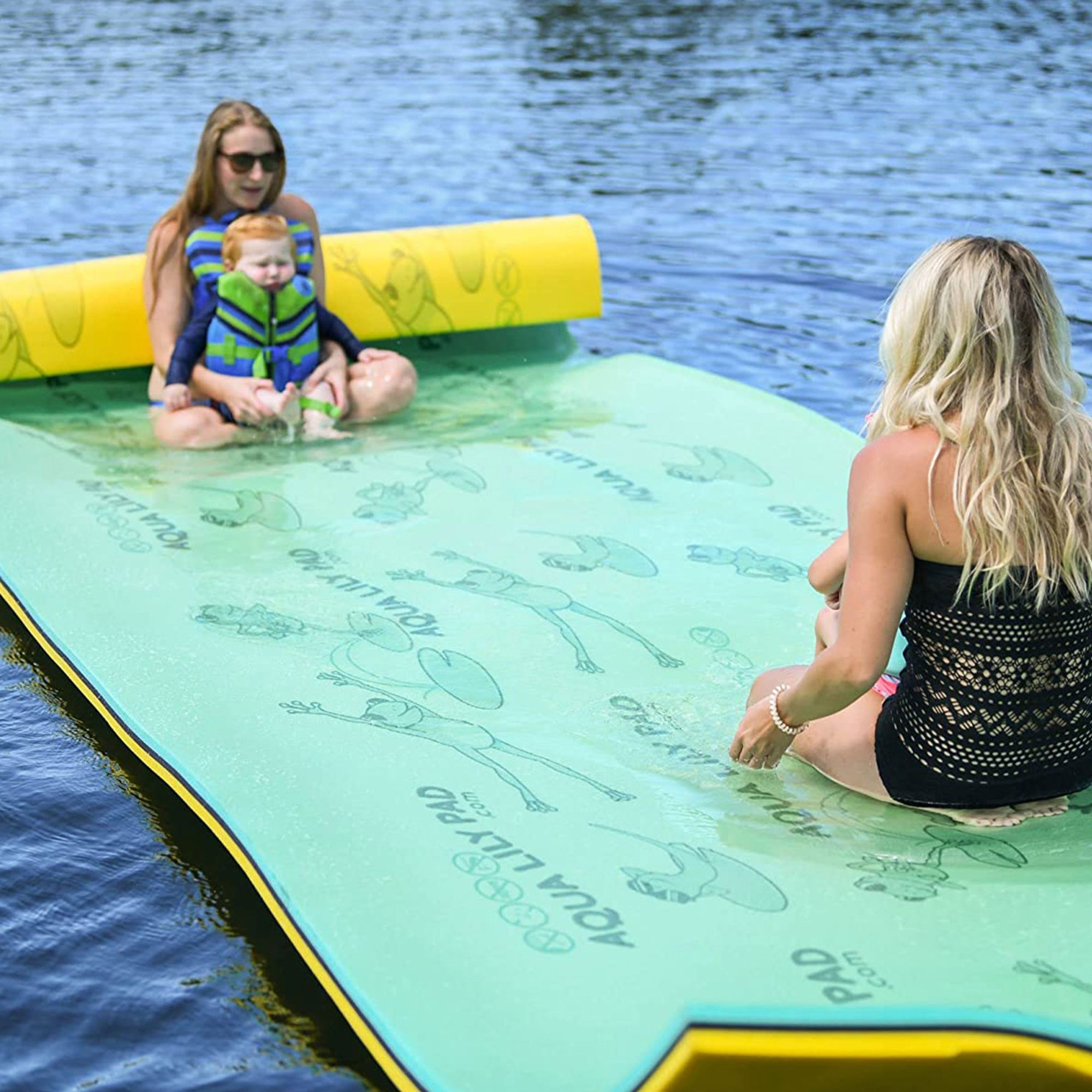 Aqua Lily Pad 20' Bullfrog Floating Island w/Dolphin Noodle & Pool Noodle, Green - VMInnovations
