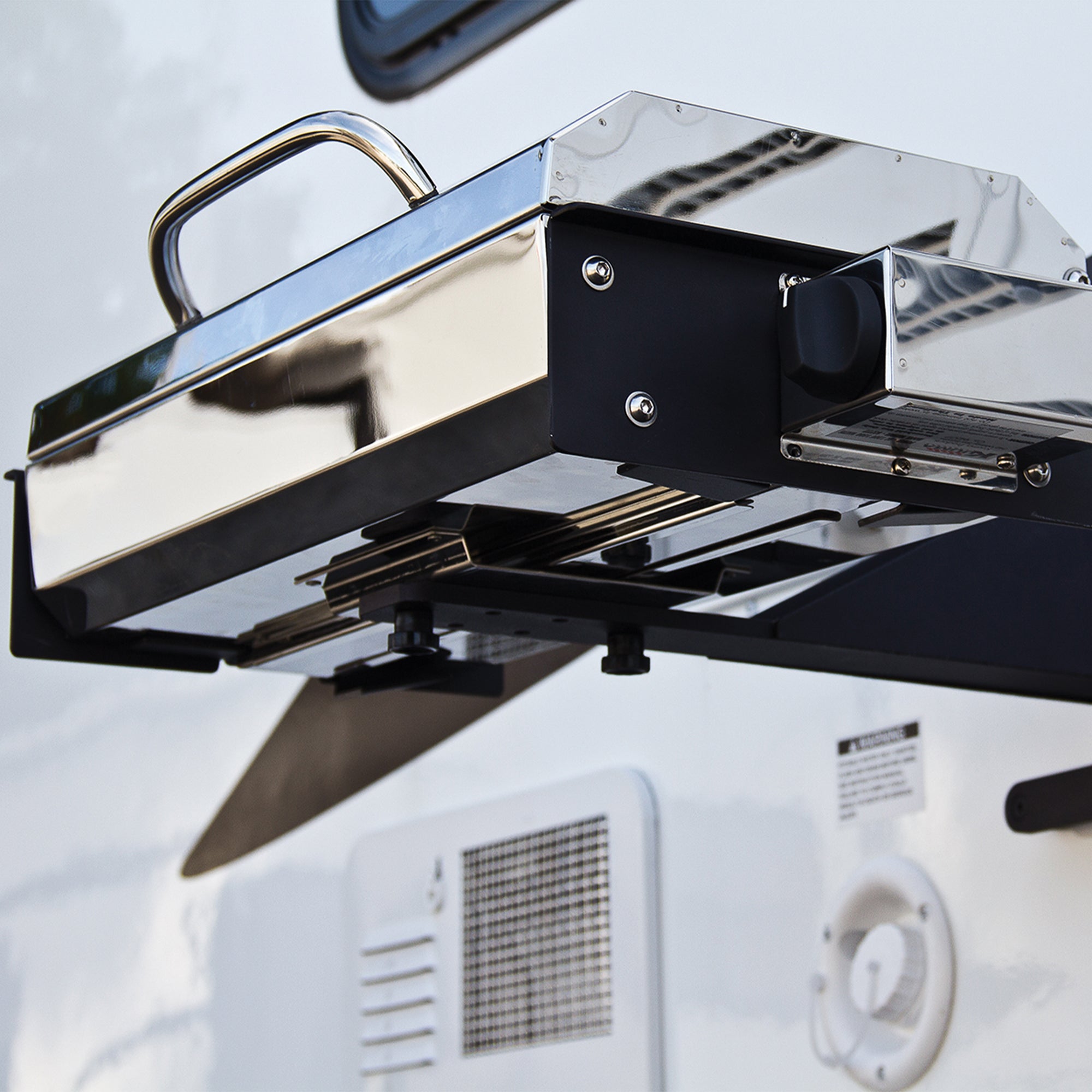 Camco Portable Outdoor BBQ Grill RV Mount w/ Nonslip Rubber Feet (Open Box)