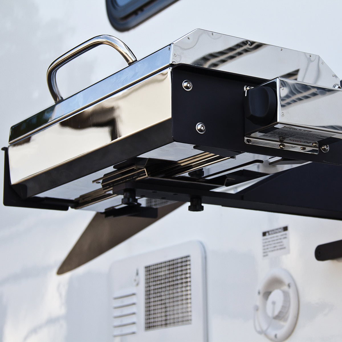 Camco Portable Outdoor BBQ Grill RV Mount w/ Nonslip Rubber Feet, Black (Used)
