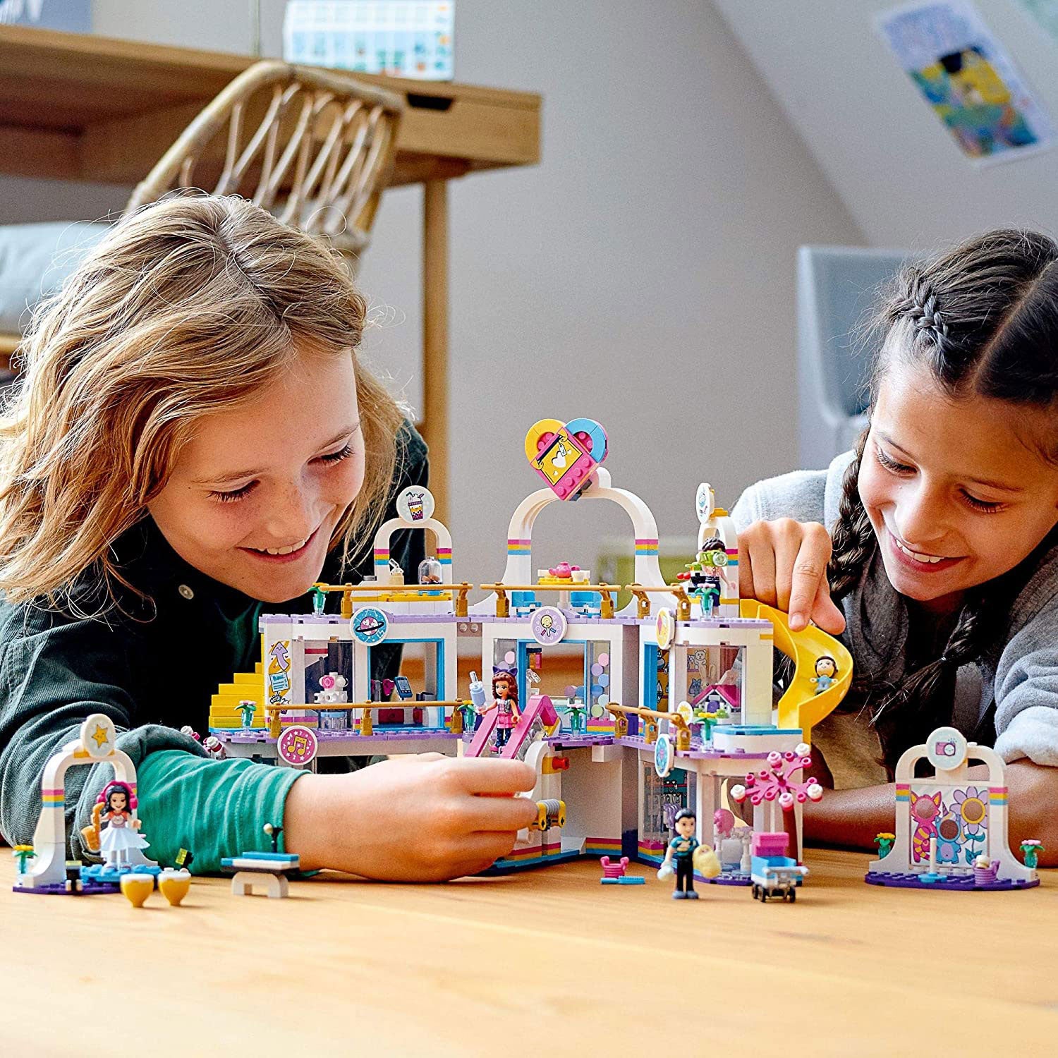 LEGO Friends 41450 Heartlake City Shopping Mall 1032 Piece Building Toy Set