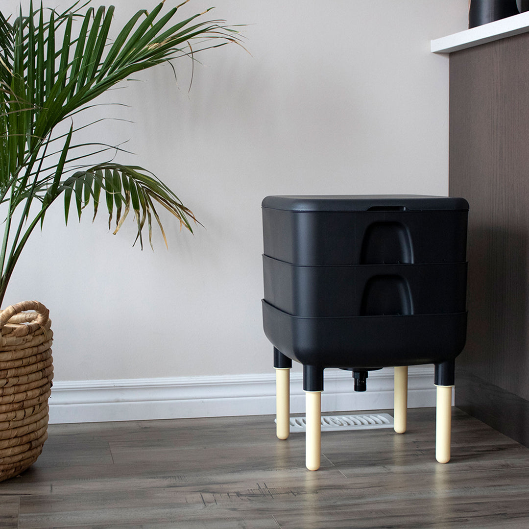 6 Gallon Worm Composter Bin w/ Garden Trays, Black (Open Box) - VMInnovations