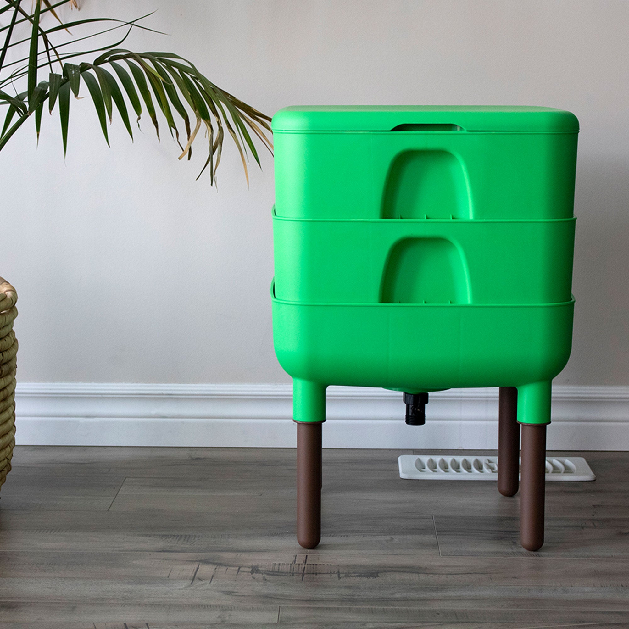 FCMP Outdoor Essential Living 6 Gallon Worm Composter Bin w/ Garden Trays (Used) - VMInnovations