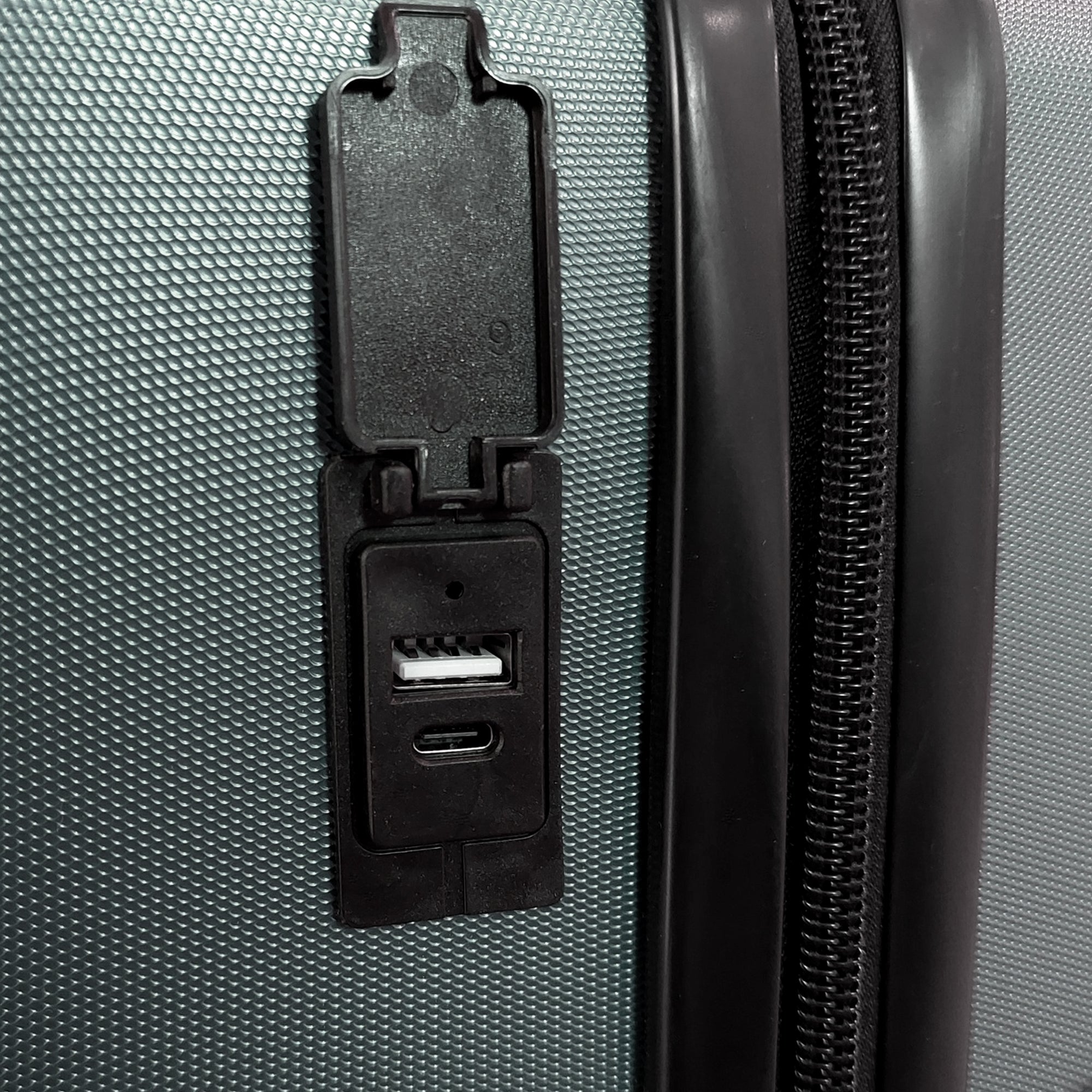 TACH V3 Hard Shell Rolling Travel Suitcase Luggage Set w/ Wheels (Open Box) - VMInnovations