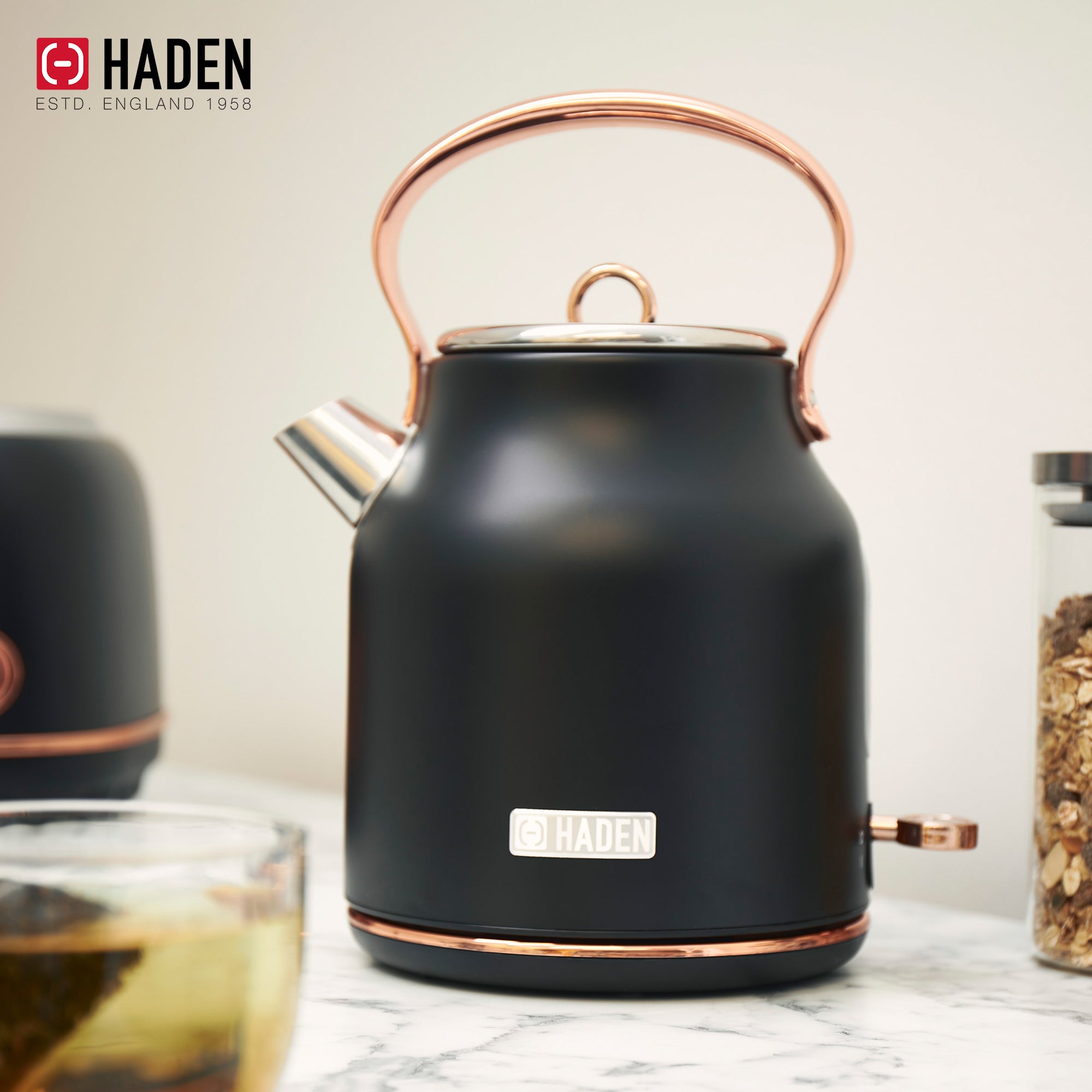 Haden Heritage Stainless Steel Electric Water and Tea Kettle, Copper and Black (Refurbished)