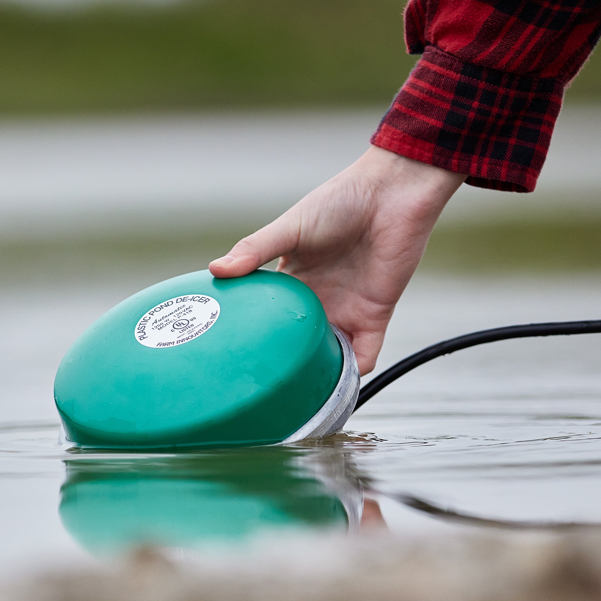 Farm Innovators Cast Aluminum 1250 Watt All Pond Floating De-Icer Heater (Used) - VMInnovations