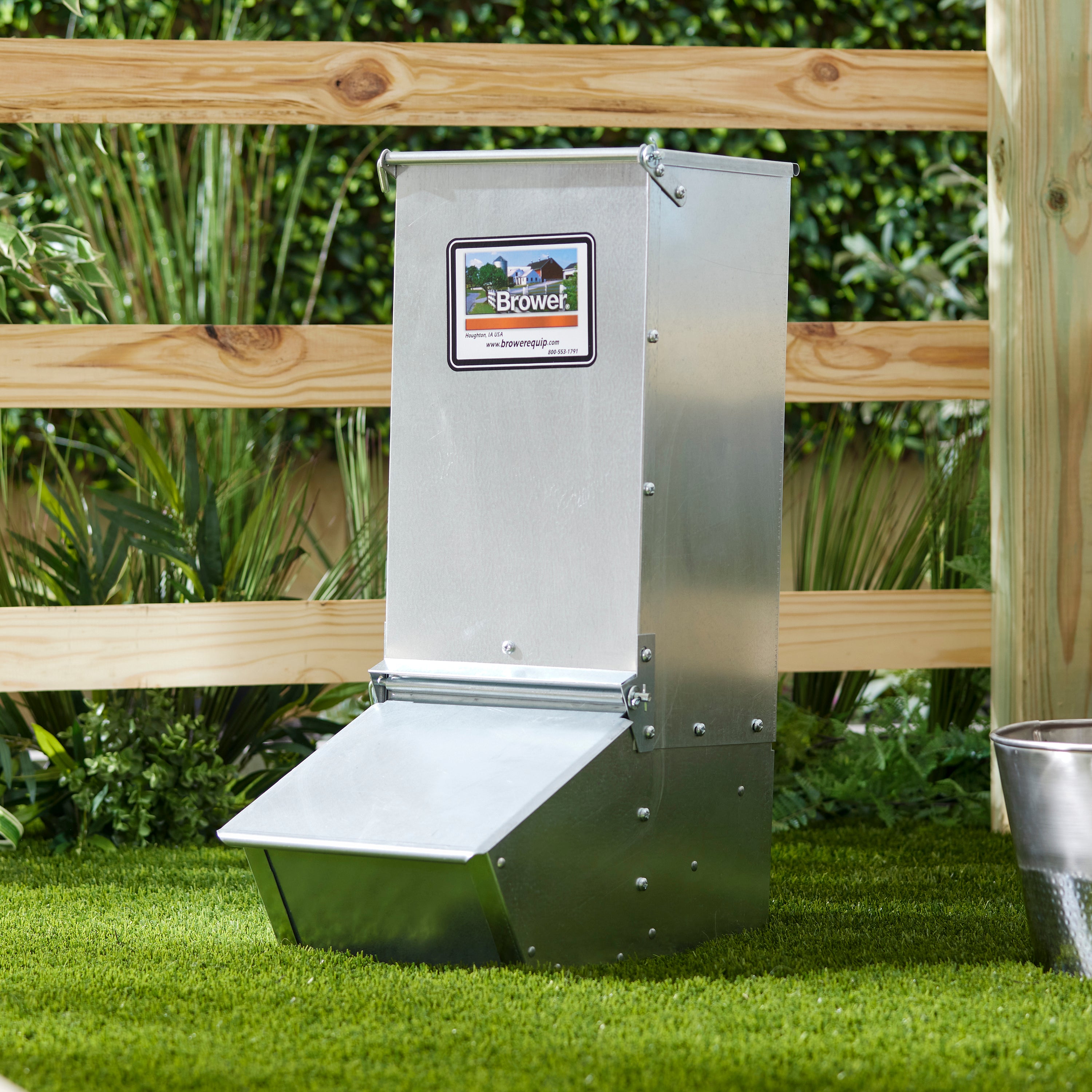 Brower Single Door Feeder for Supplemental Feeding, 1.5 Bushels/50 Lb (Open Box) - VMInnovations