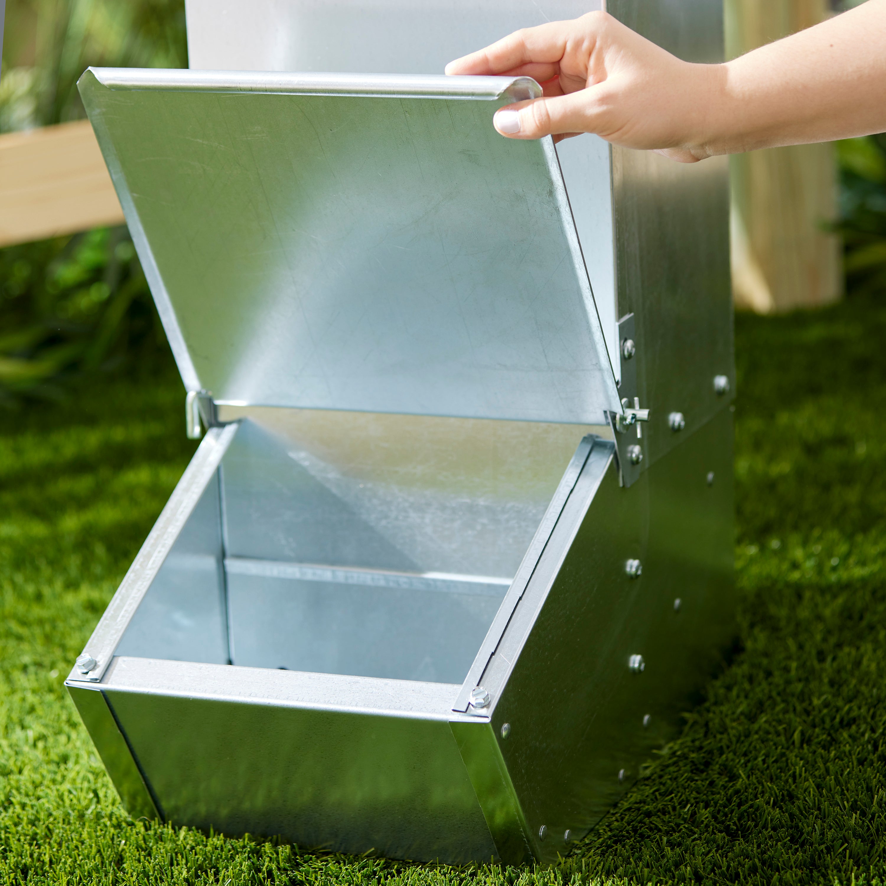 Brower Single Door Feeder for Supplemental Feeding, 1.5 Bushels/50 Lb (Open Box) - VMInnovations