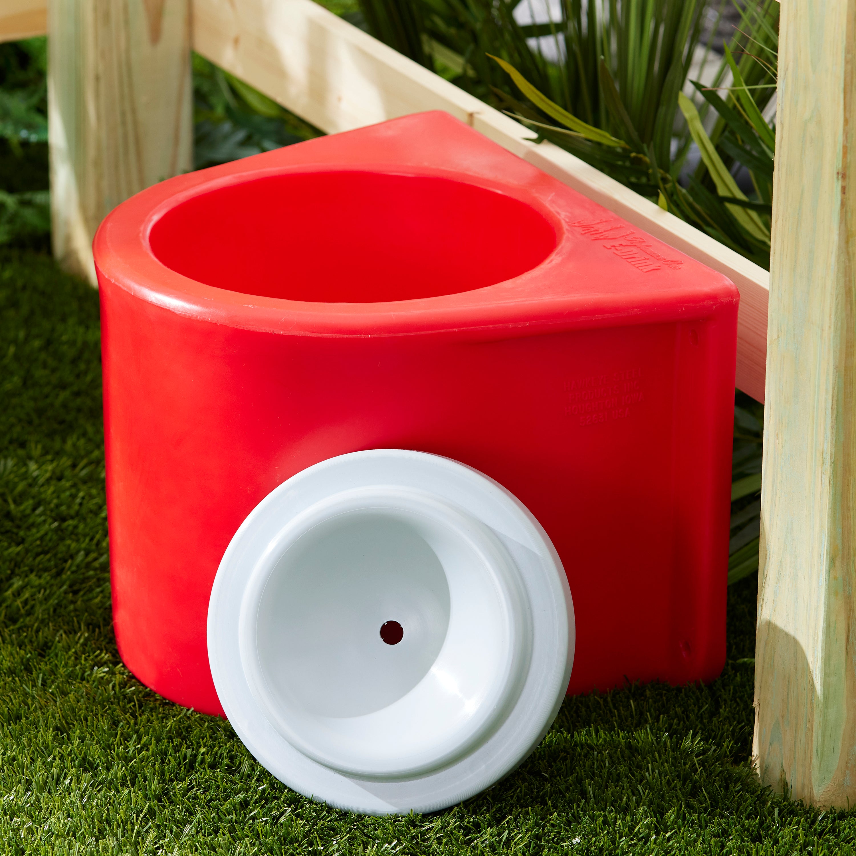 Insulated Horse Feed/Water 5 Gal Bucket Holder with Cover, Red (Open Box)