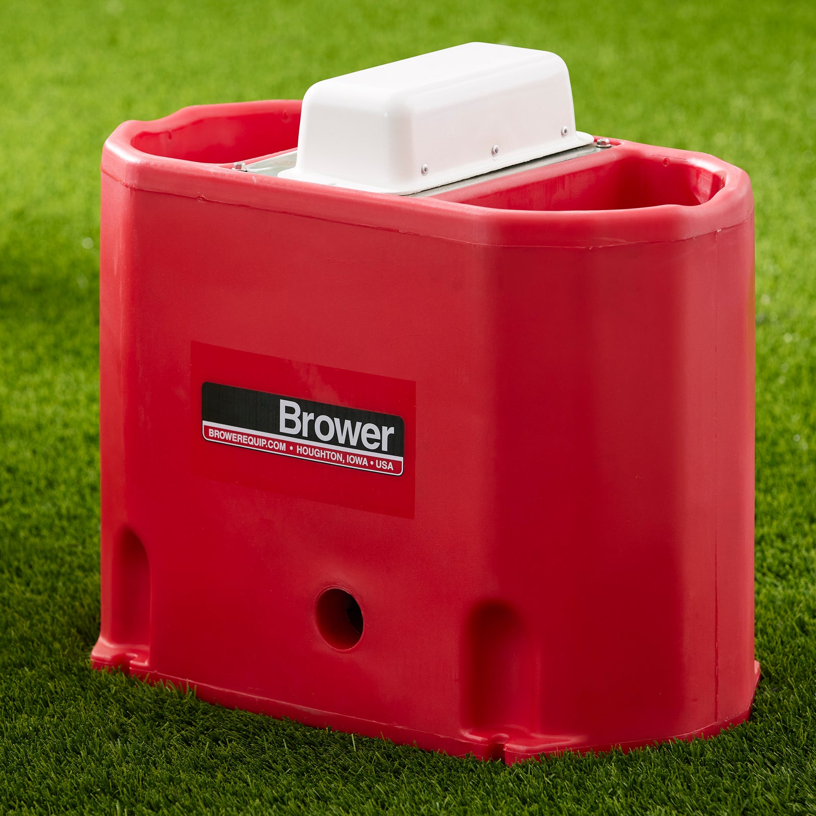 Brower MPO6E 250W Poly Plastic 6 Gallon Heated Outdoor Livestock Waterer, Red - VMInnovations