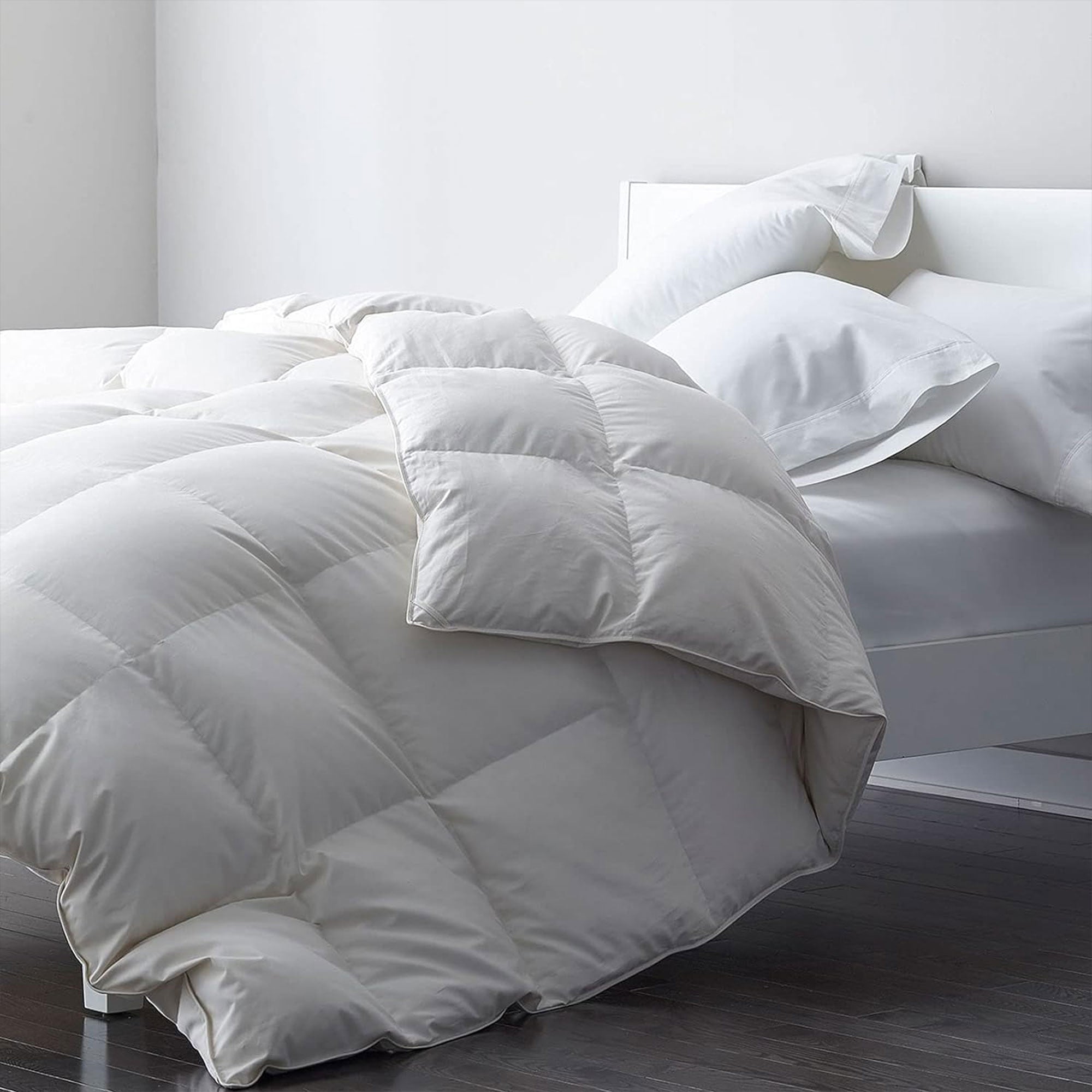 DWR Queen Sized 90 x 90” Breathable Duvet Insert for Bedding, White (Used) - VMInnovations