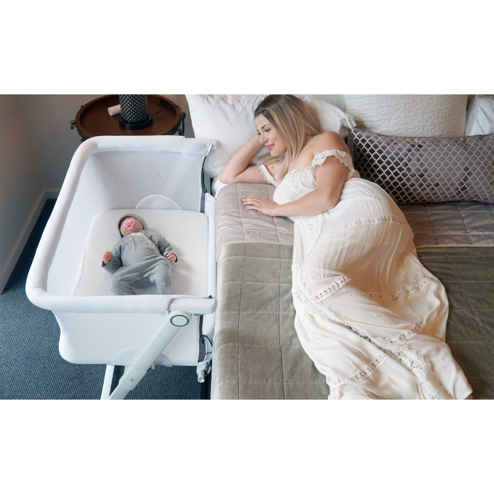 Venice Child Sunset Dreaming Portable Lockable Bedside Bassinet Crib, White