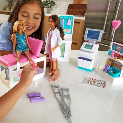 Barbie Fast Cast Clinic set w/ Brunette Barbie Doctor Doll, 4 Play Areas (Used)
