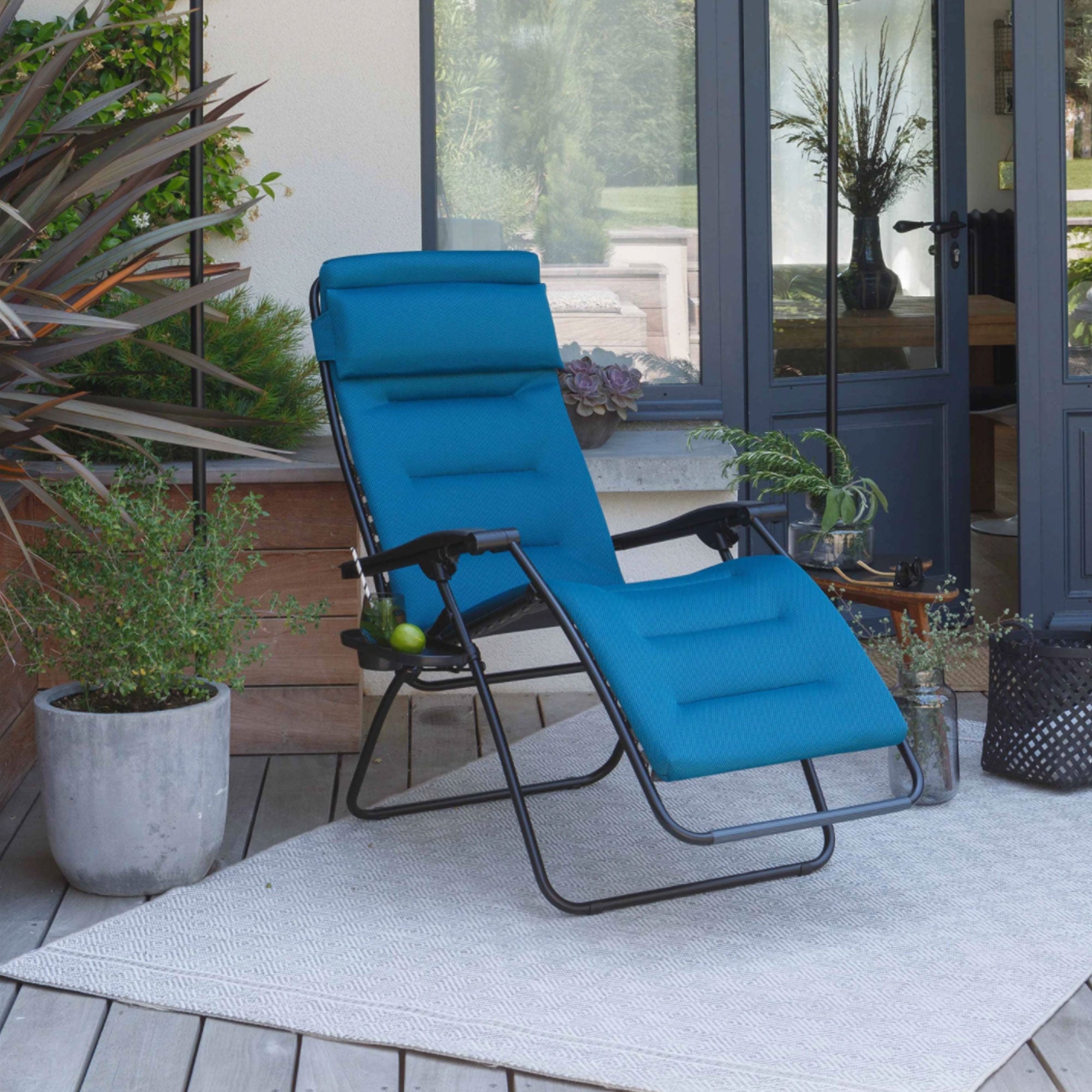 Lafuma Futura Air Comfort Folding Lawn Chair, Coral Blue (Open Box)