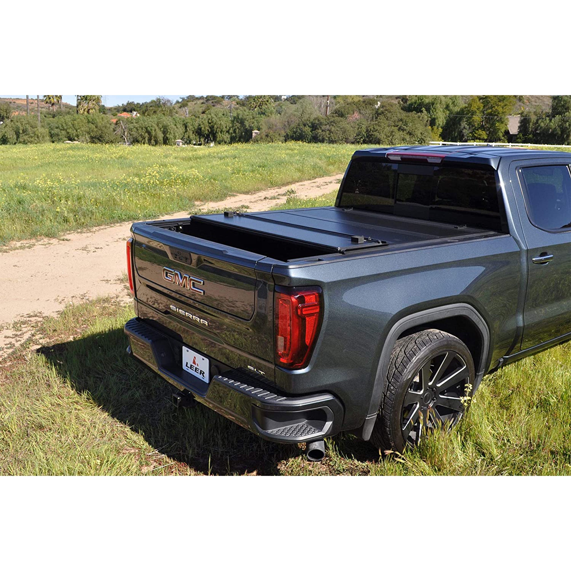 LEER Folding 5'8" Hard Cover for 2019 Chevy Silverado/GMC Sierra (For Parts) - VMInnovations