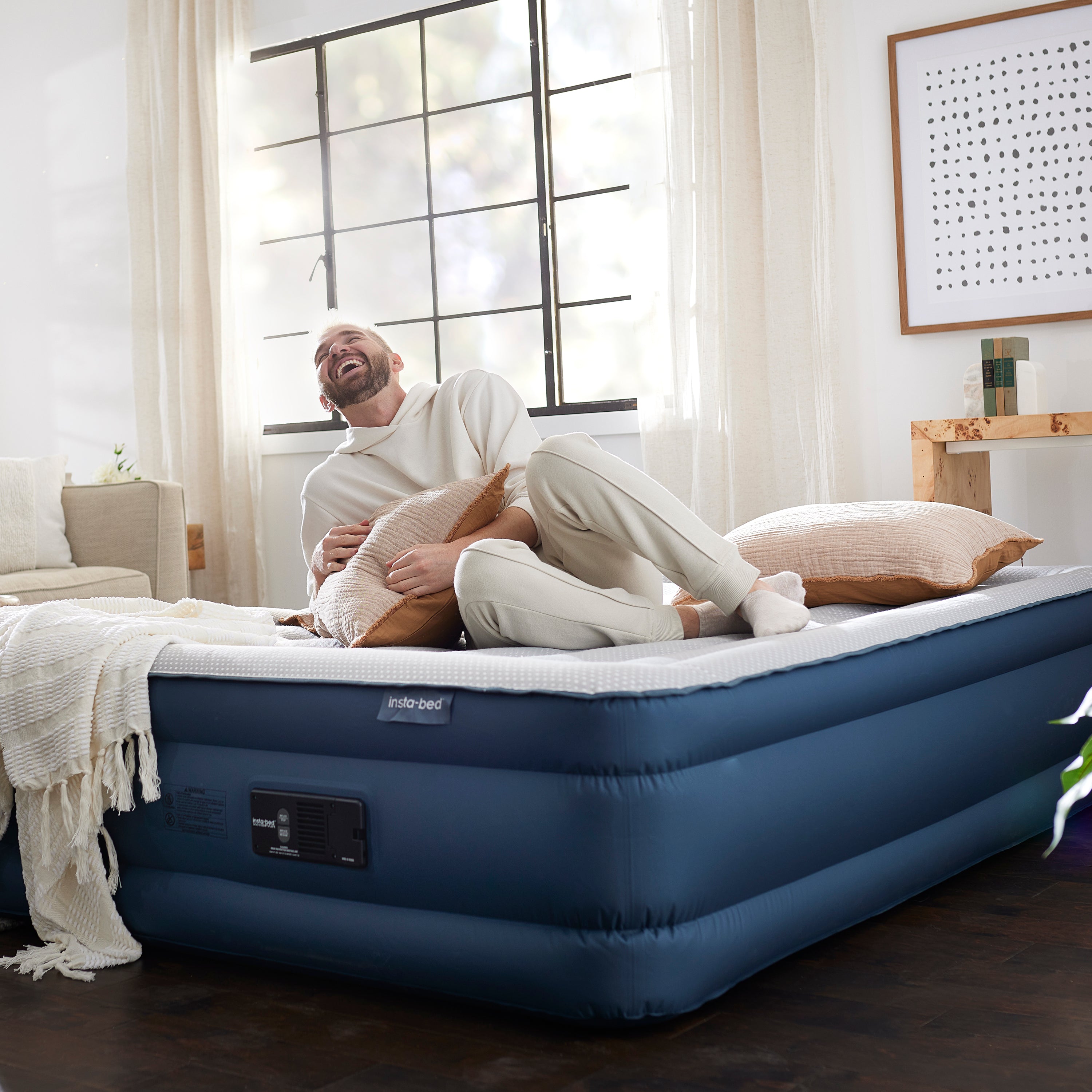 Insta-Bed Whispair 18 Inch Queen Size Air Mattress with Internal Pump (Used) - VMInnovations