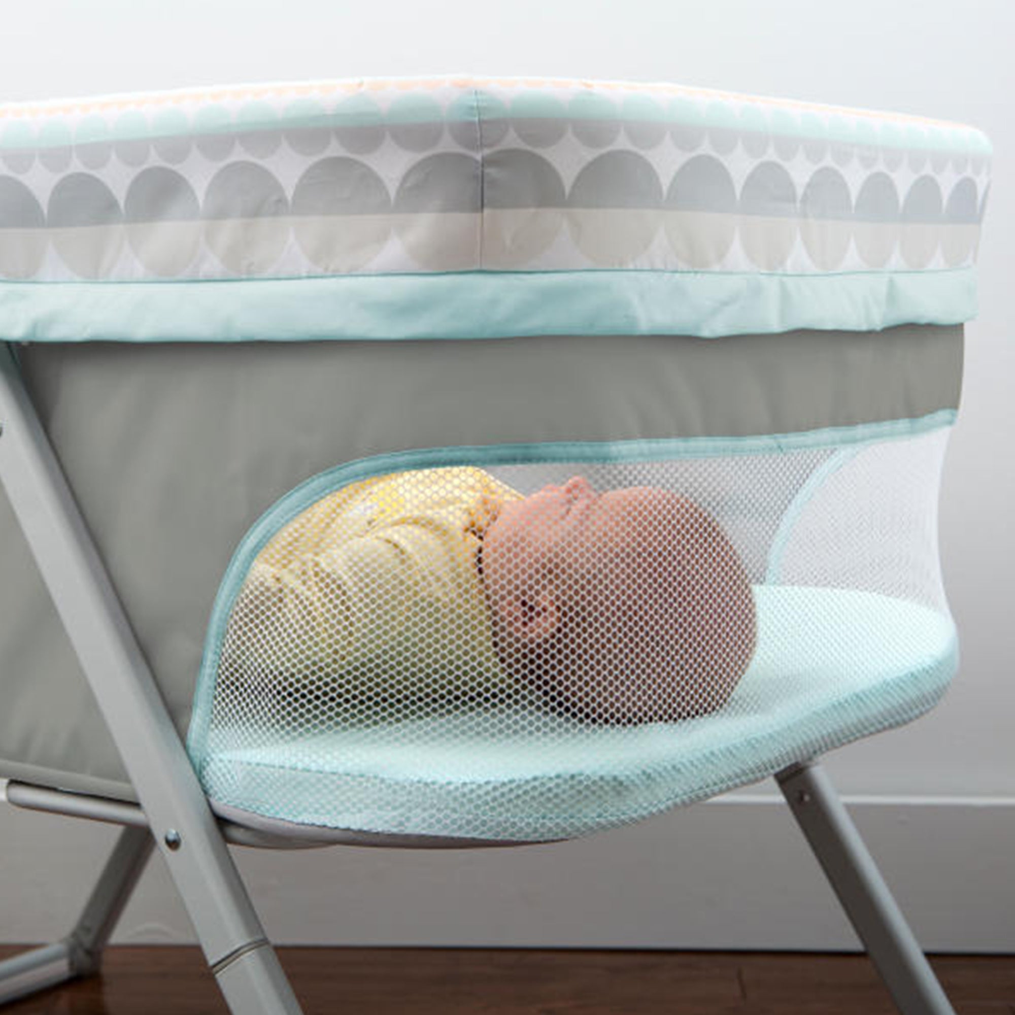 Ingenuity FoldAway Travel Rocking Baby Sleeper Bassinet w/ Mesh Sides (Open Box) - VMInnovations