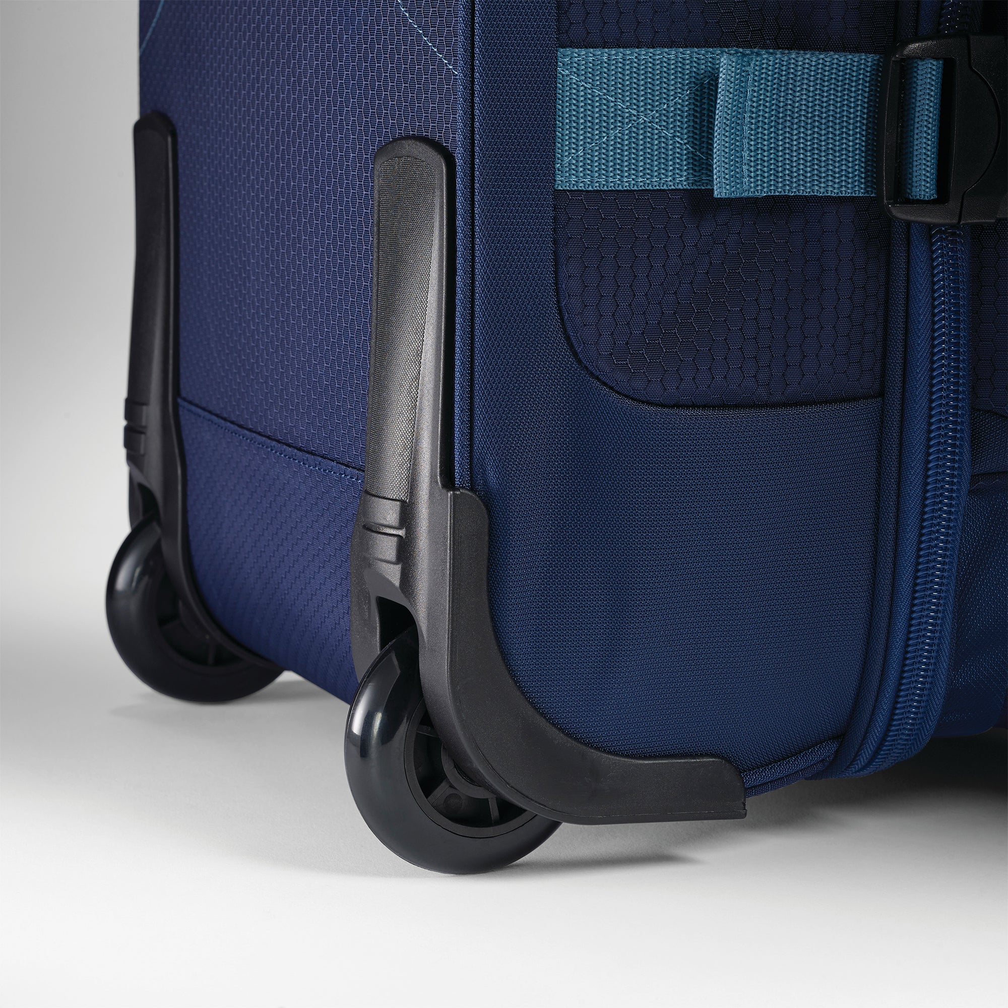 High Sierra Fairlead 34" Drop Bottom Wheeled Duffel Bag w/ Handle (Used) - VMInnovations