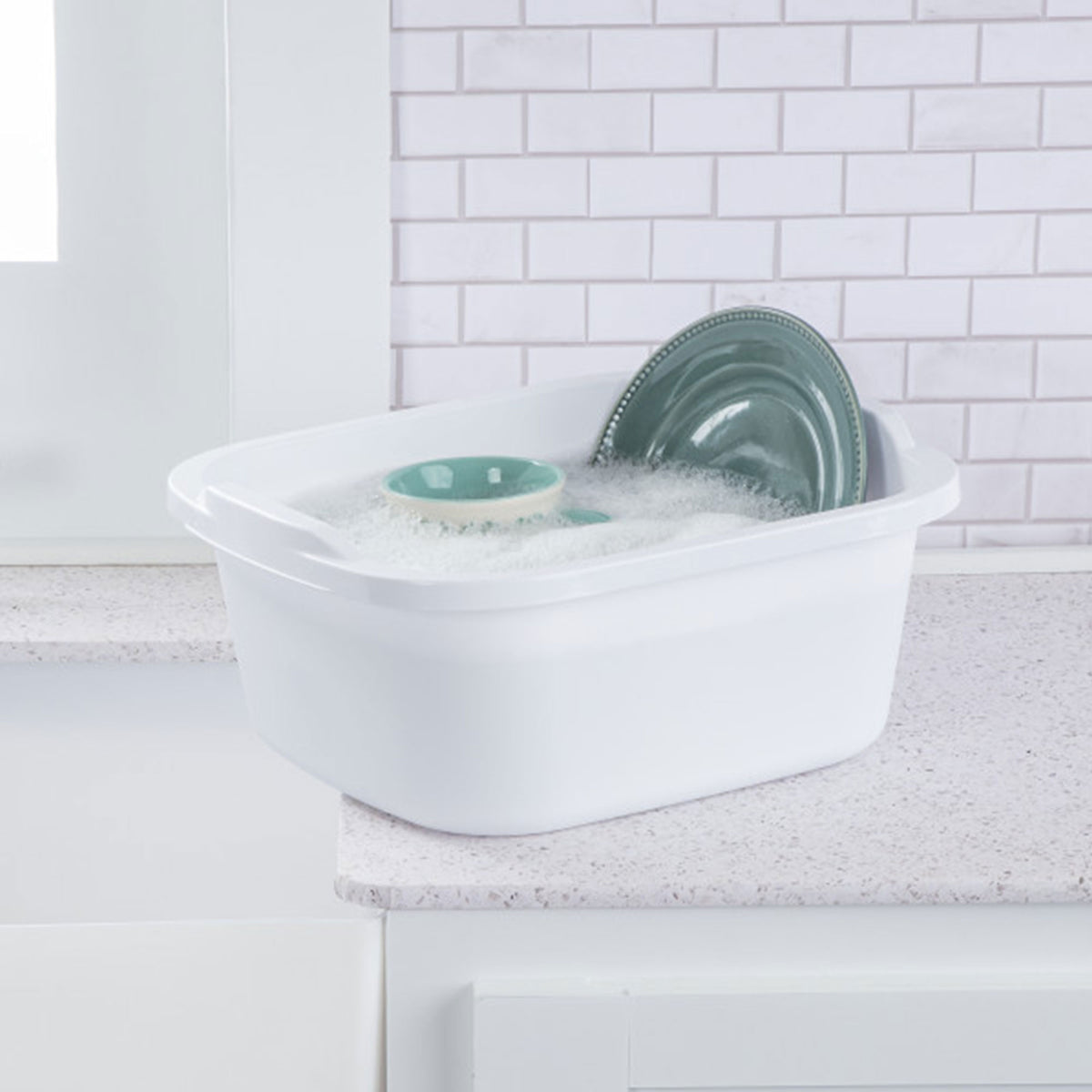 Sterilite Durable Reinforced Plastic 12 Quart Kitchen Dishpan, White (32 Pack)