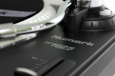 NUMARK iBATTLEPACK Dual DJ Vinyl Turntable Mixer + iPod