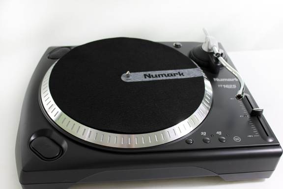 NUMARK iBATTLEPACK Dual DJ Vinyl Turntable Mixer + iPod