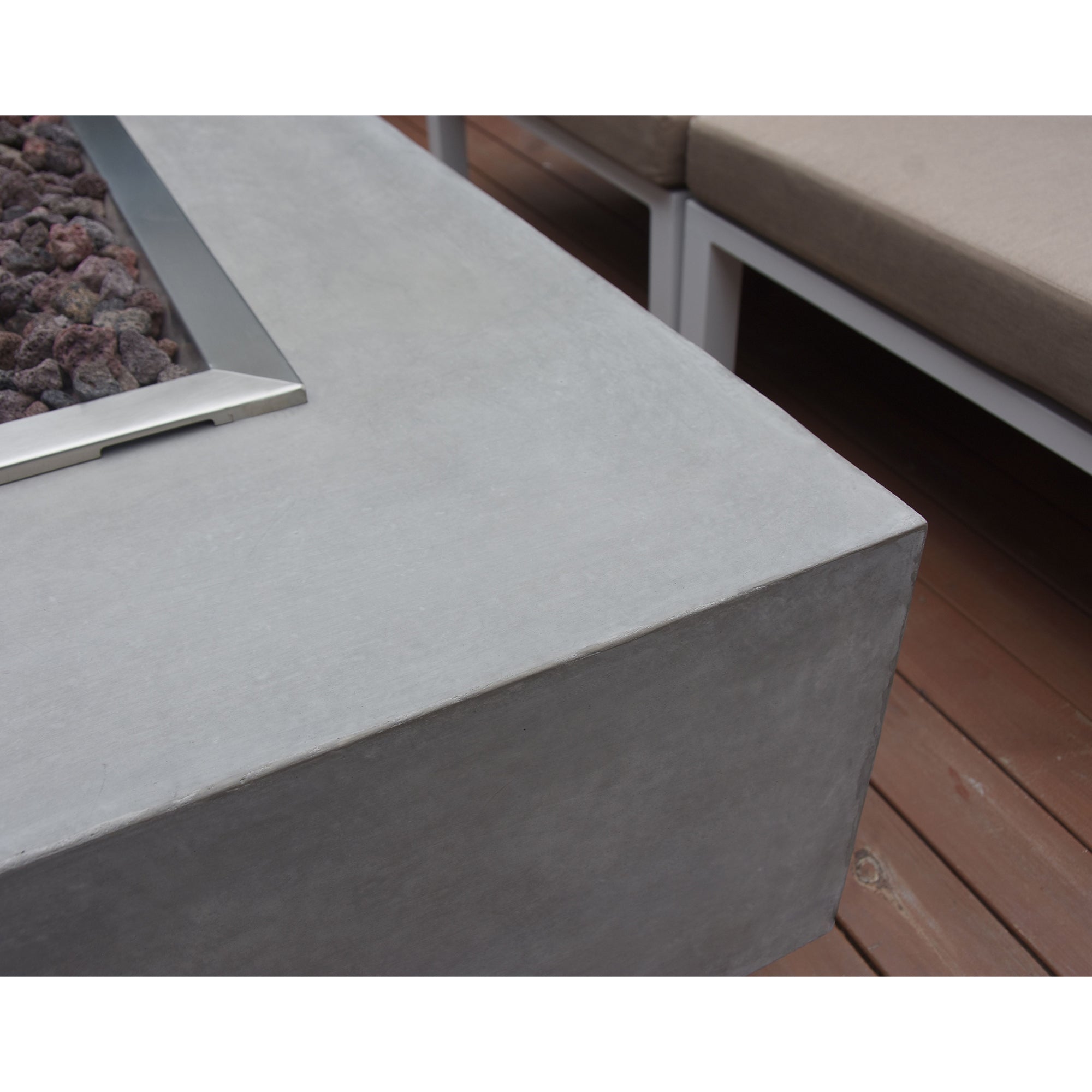 Elementi Granville 60" Concrete 45,000 BTU Liquid Propane Fire Pit (For Parts) - VMInnovations