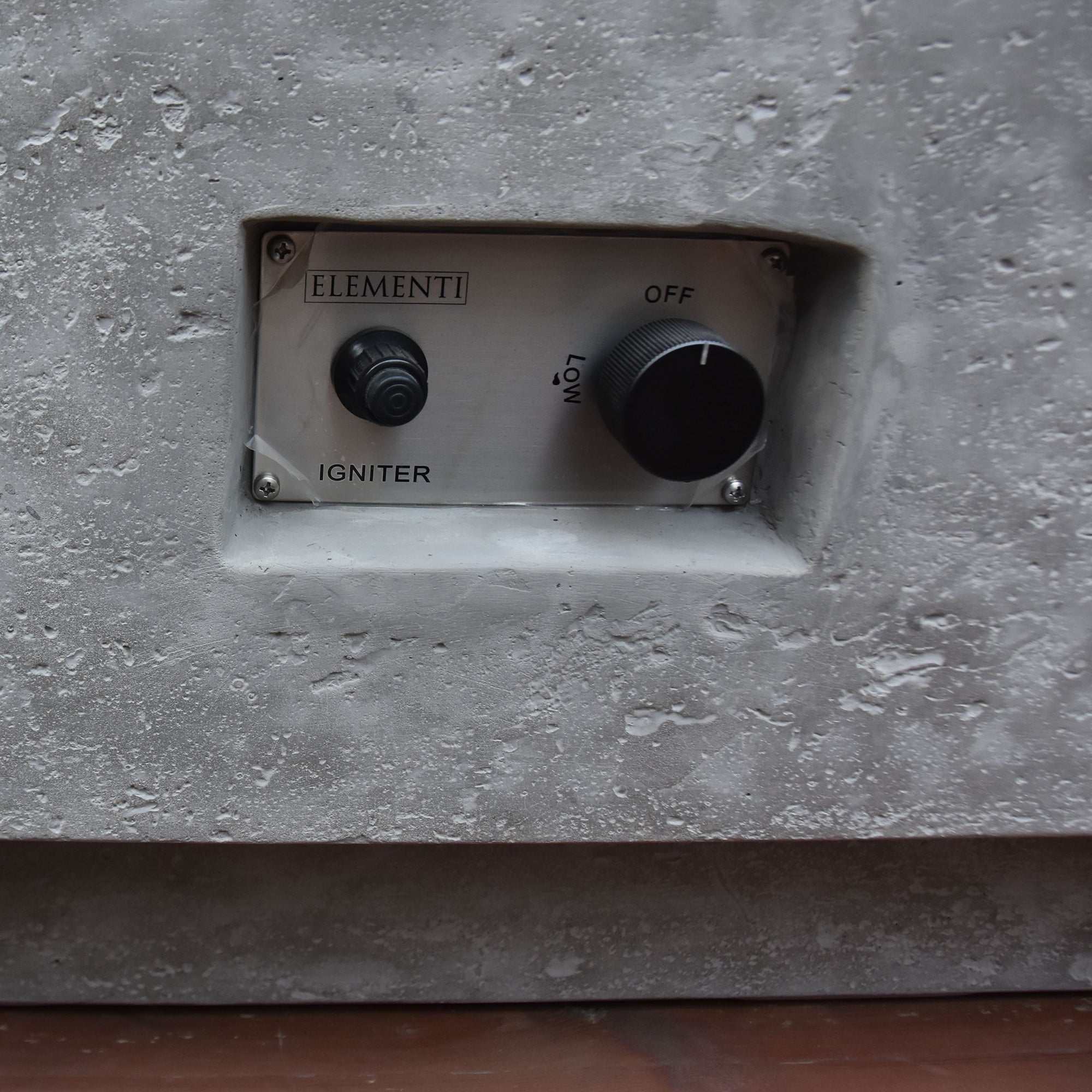 Elementi 36" Concrete Outdoor 45,000 BTU Liquid Propane Fire Pit (For Parts) - VMInnovations