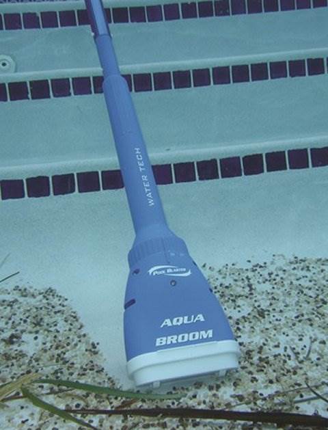 Water Tech Pool Blaster Aqua Broom Swimming Spa Suction Cleaner Battery Vacuum