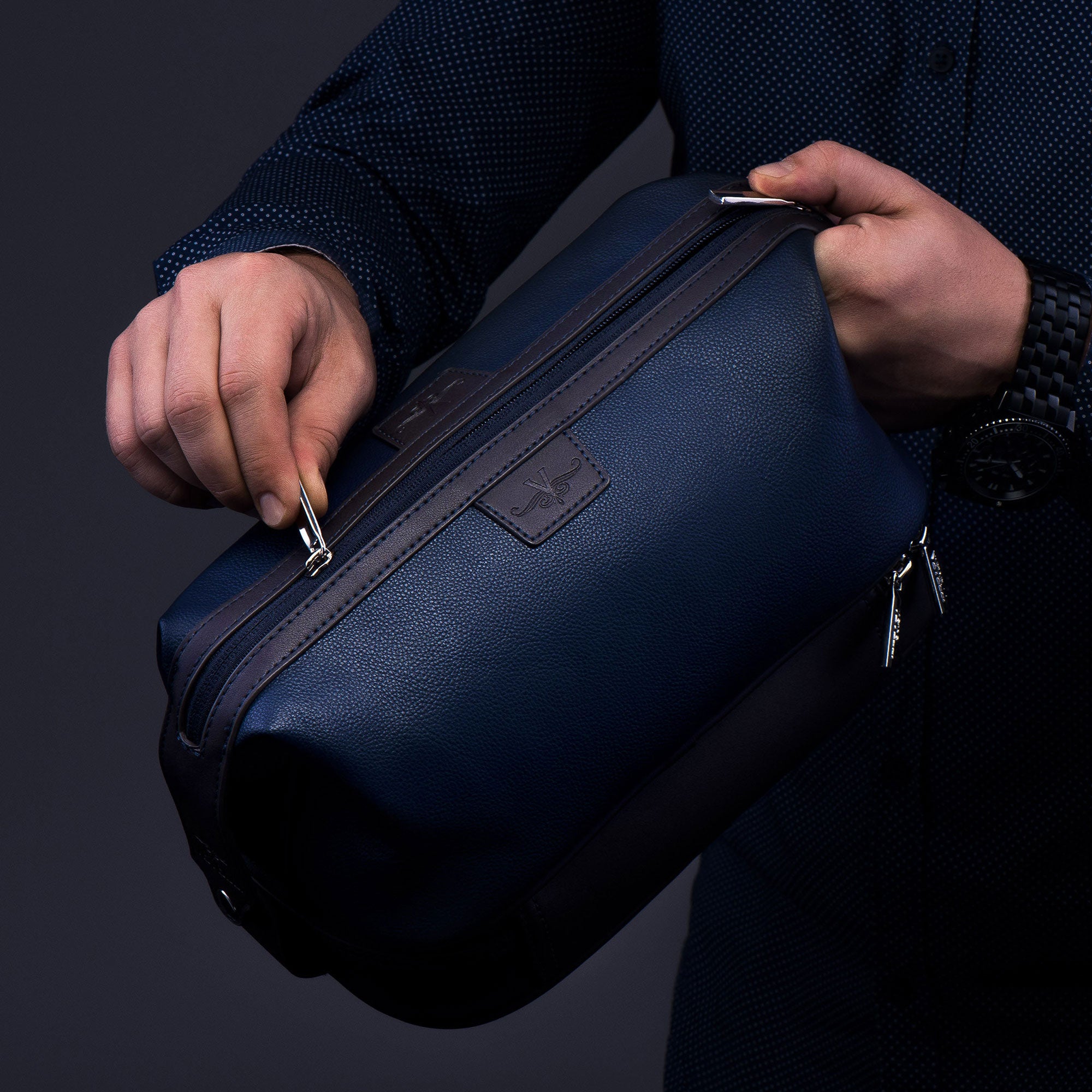 Vetell Leo Large Leather Travel Toiletry Case and Shave Bag (Used) - VMInnovations