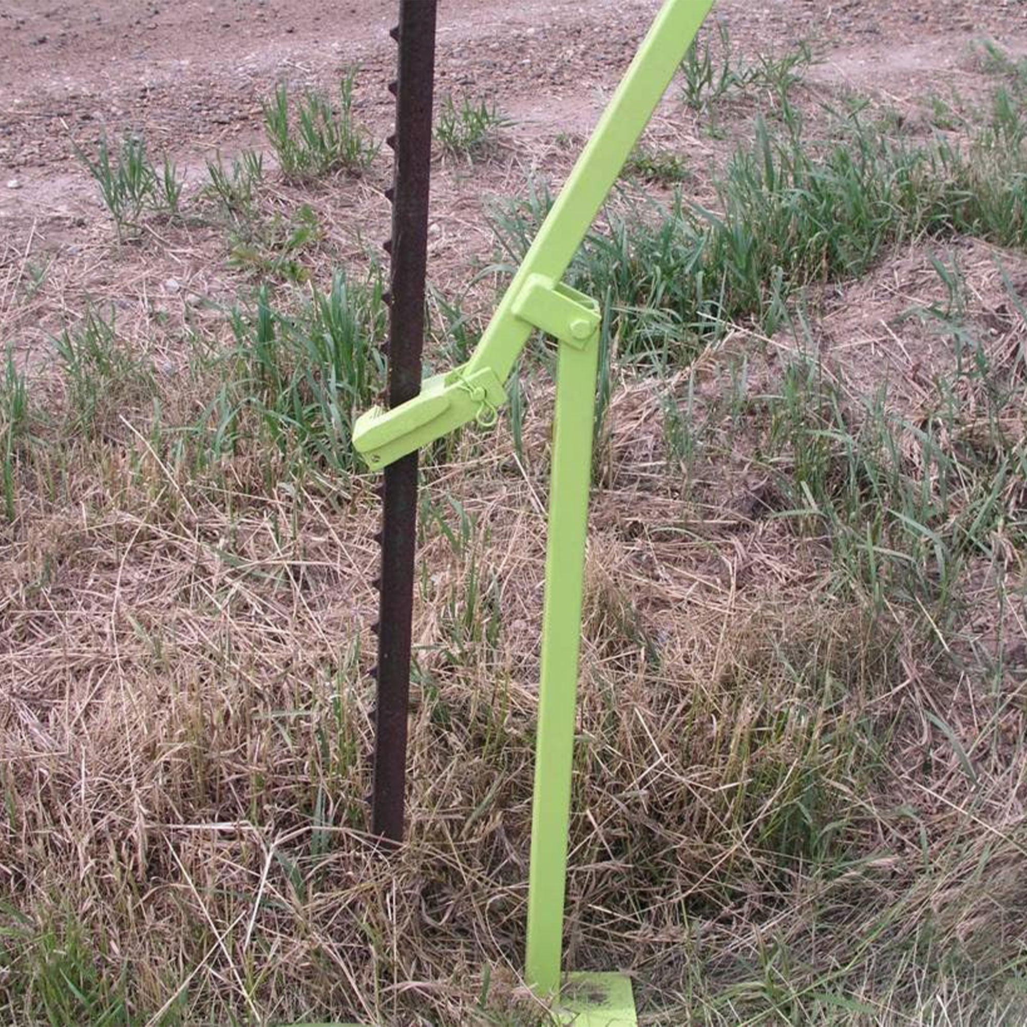 Field Tuff 17lb Lightweight Manual T Post Puller for Studded T Posts (Open Box) - VMInnovations