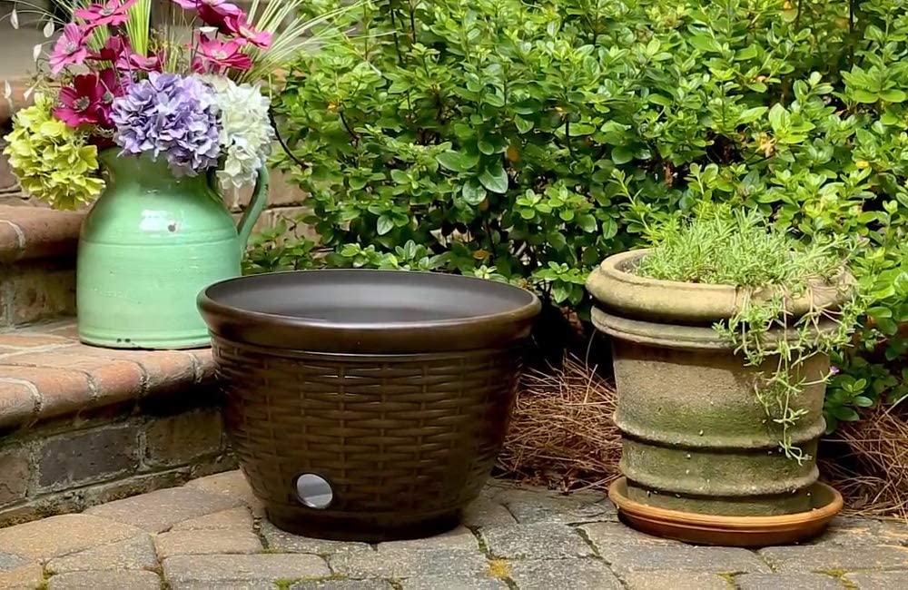 Liberty Garden 100 Foot Wicker Water Hose Storage Pot, Bronze (Open Box) - VMInnovations