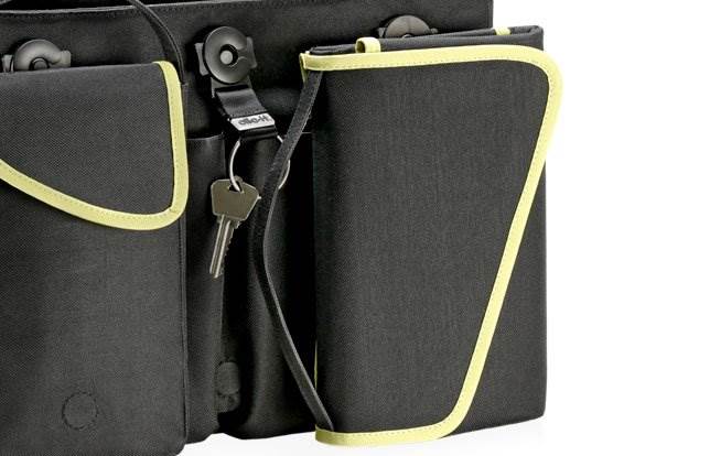 Clic-It Smart Diaper Hand Travel Bag System Green - Open Bag