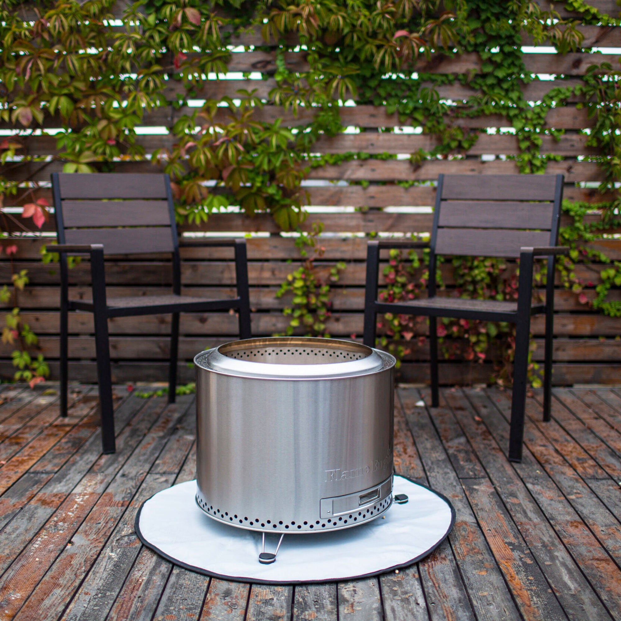 Circular Smokeless Fire Pit w/ Carry Bag, 304 Stainless Steel (Used) - VMInnovations