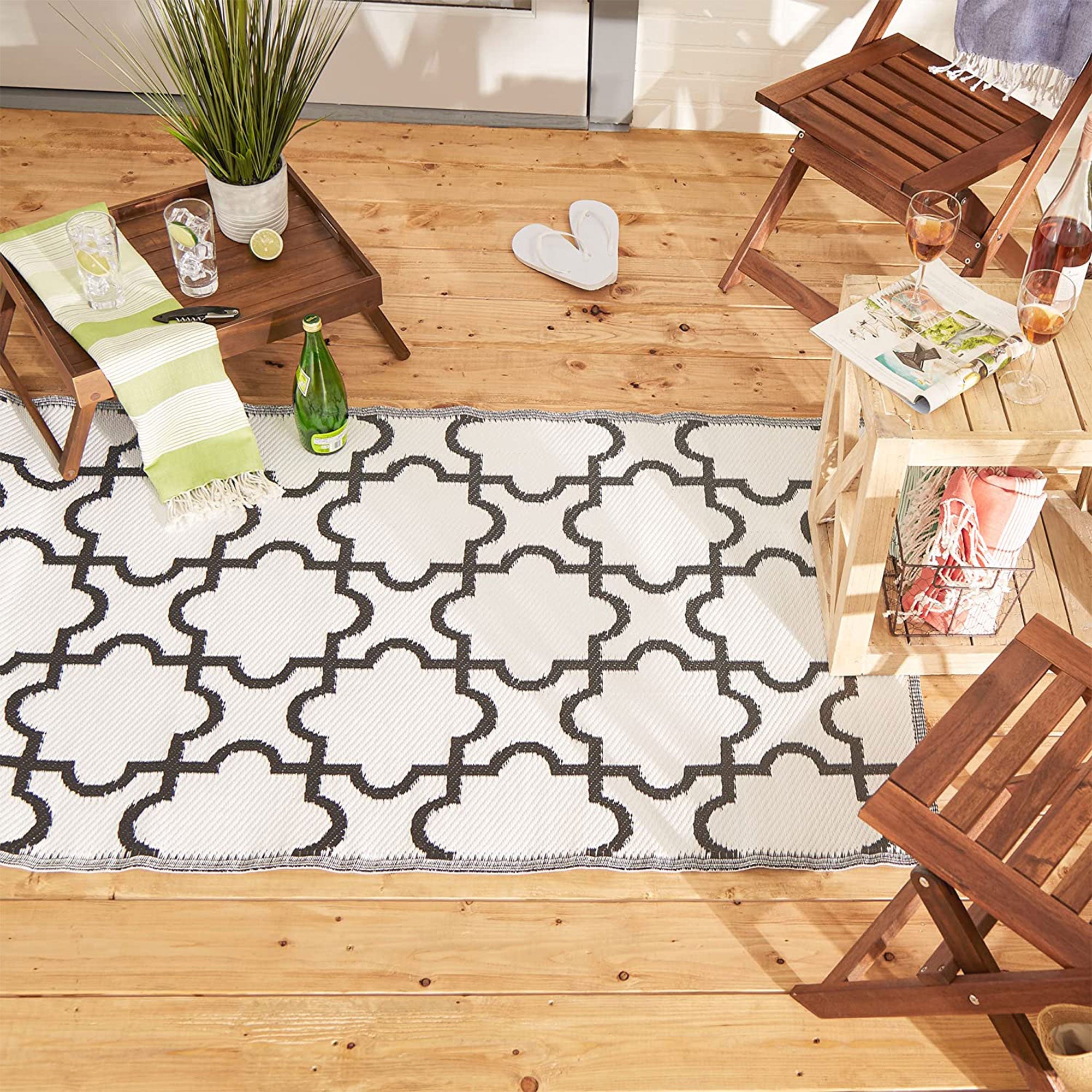DII Design Imports Indoor Outdoor 3 x 6 Foot Reversible Lattice Woven Rug (Used) - VMInnovations