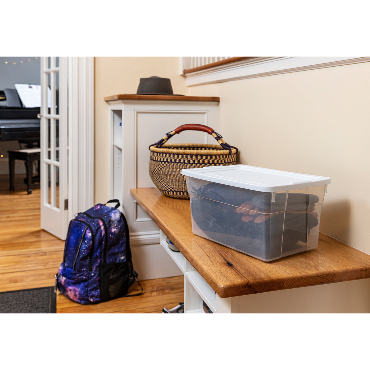 Rubbermaid Classic Clear Stackable 20 Quart Heavy Duty Plastic Storage Bins