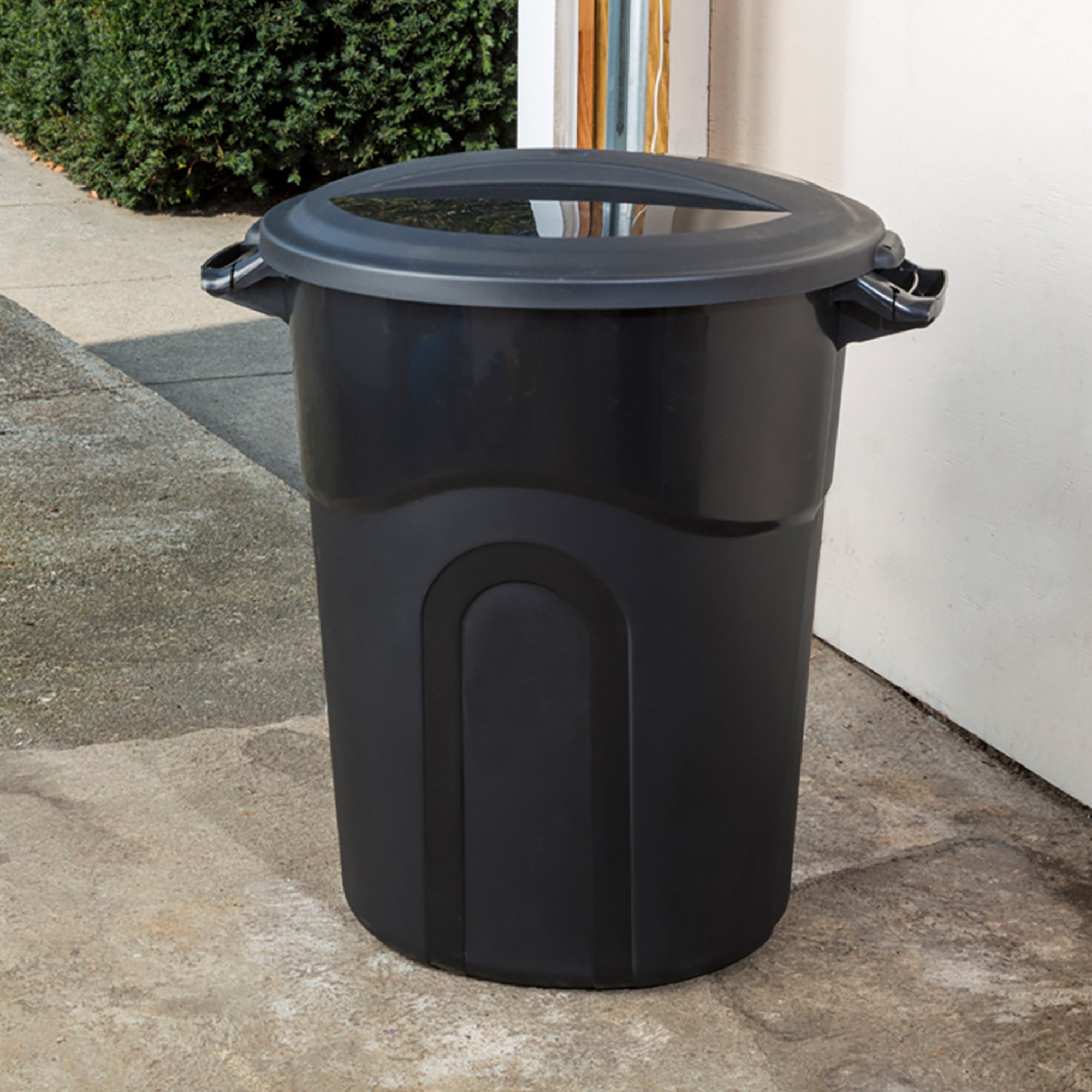 United Solutions 20 Gal Round Waste Container w/ Click Lock Lid, Black (2 Pack) - VMInnovations